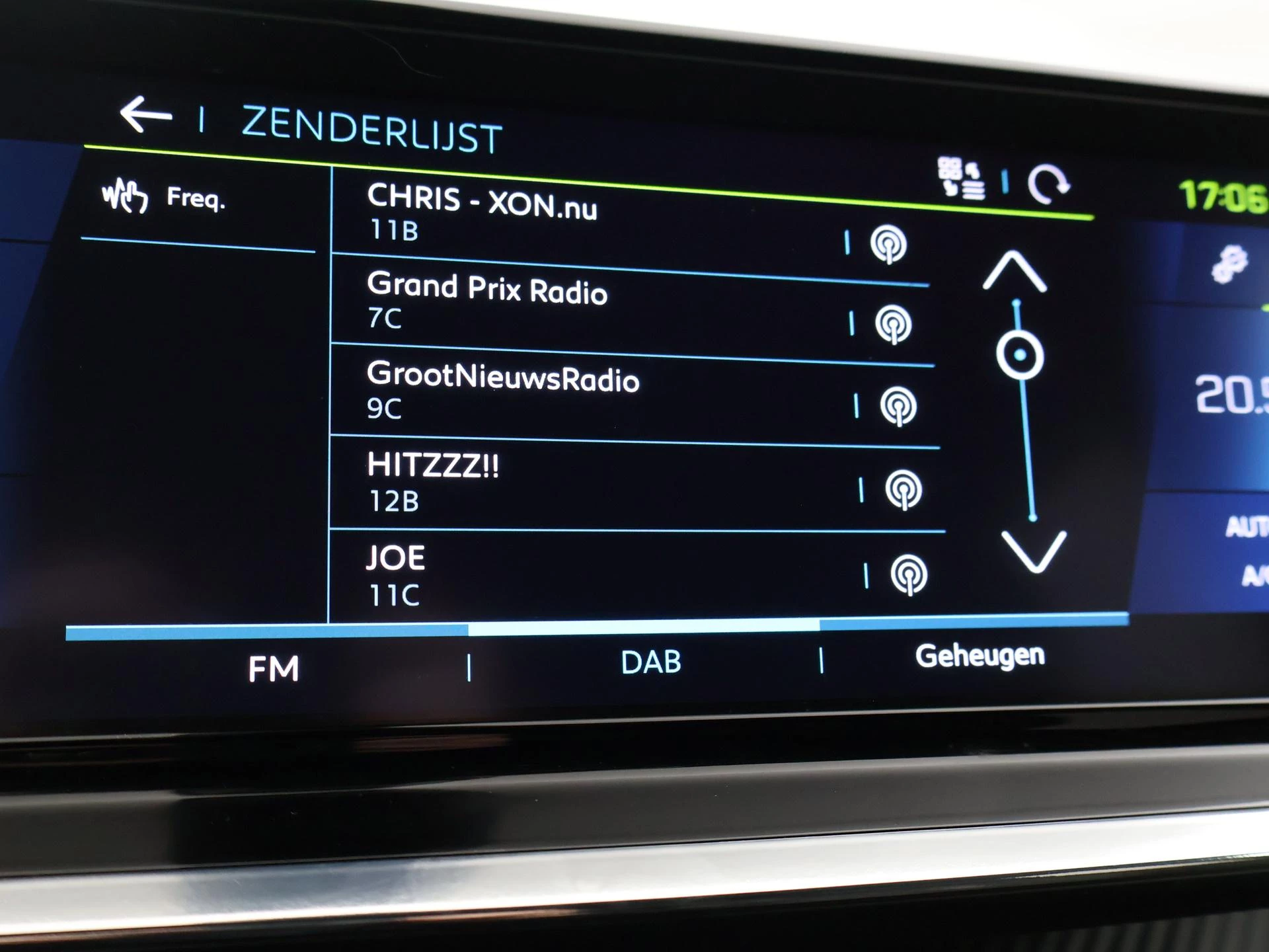 Hoofdafbeelding Peugeot e-2008