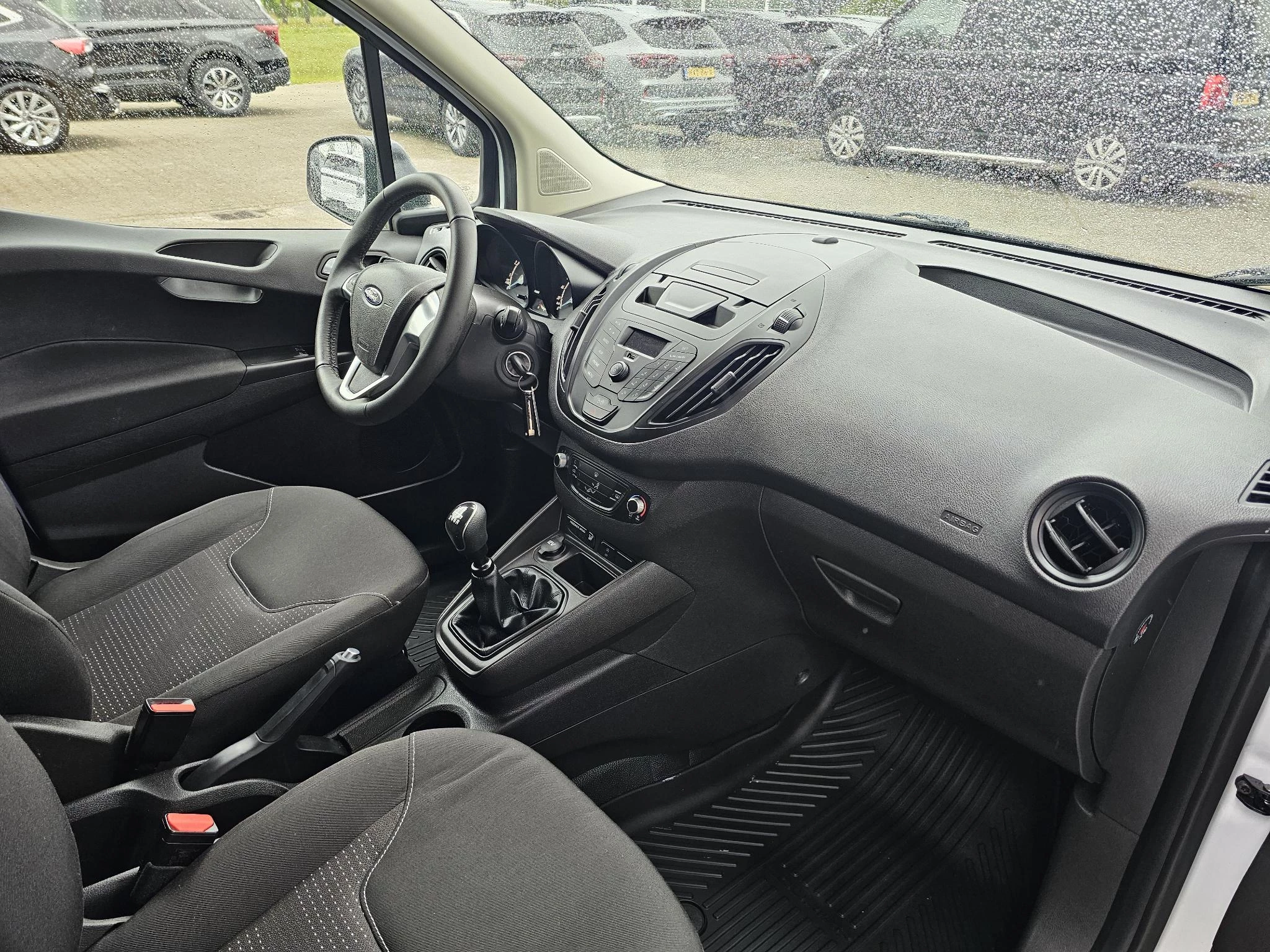 Hoofdafbeelding Ford Transit Courier