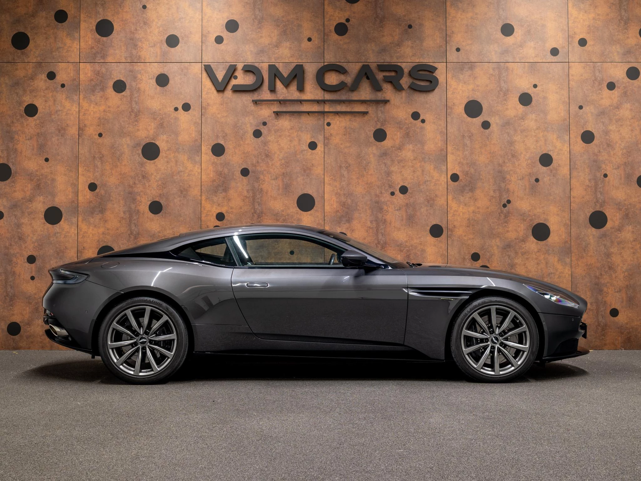 Hoofdafbeelding Aston Martin DB11