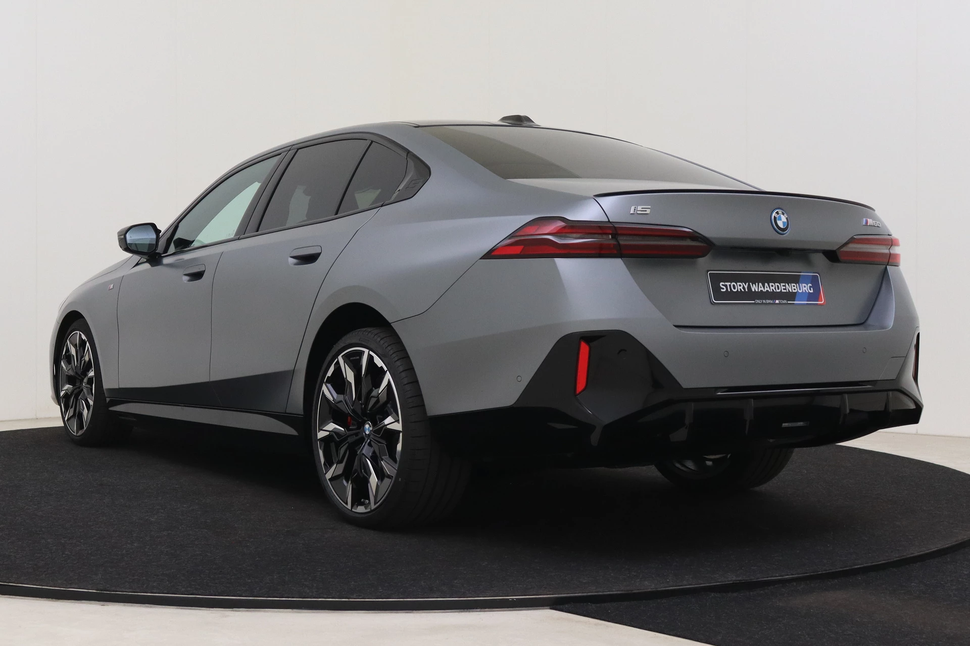 Hoofdafbeelding BMW i5