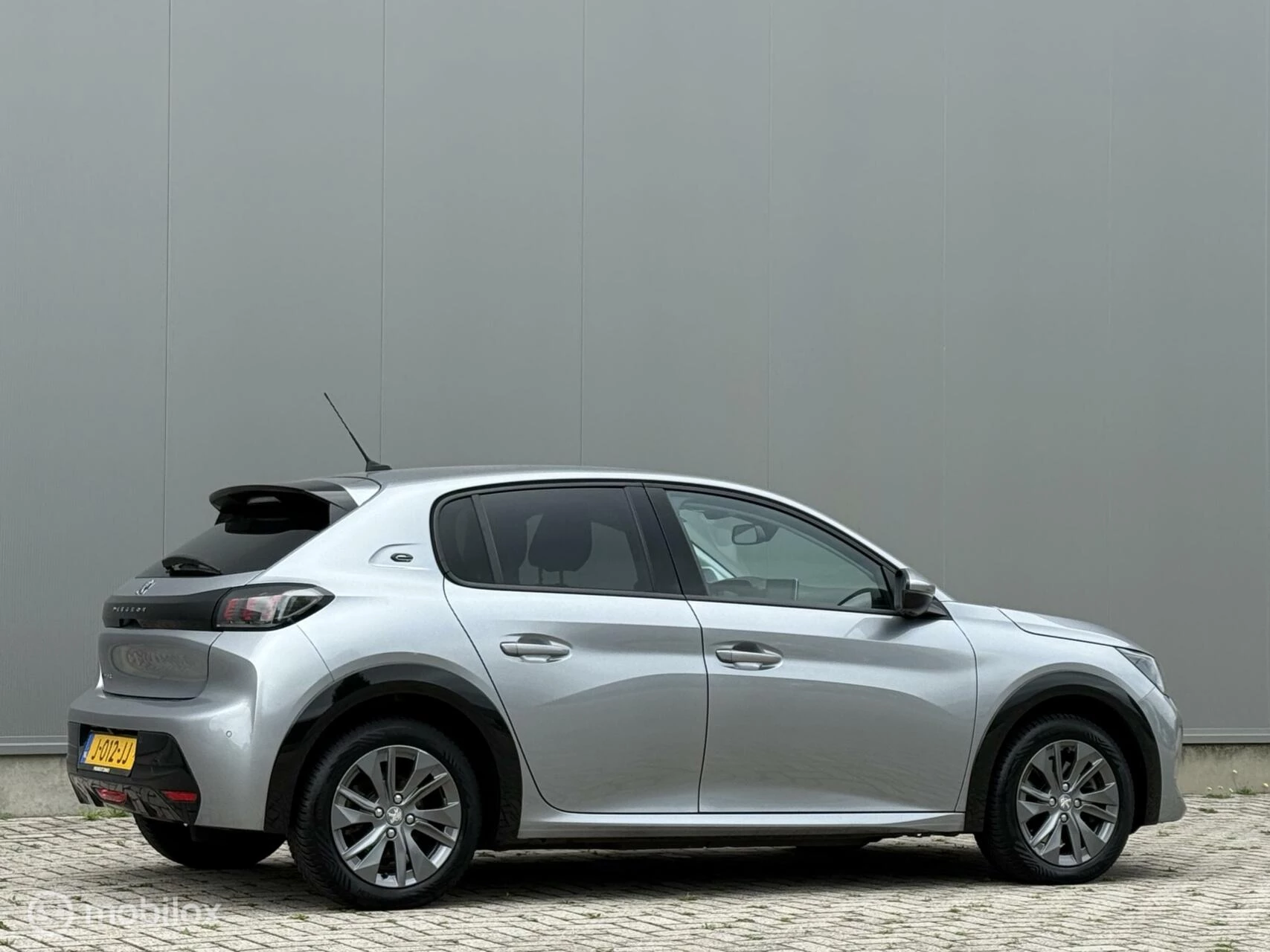Hoofdafbeelding Peugeot e-208
