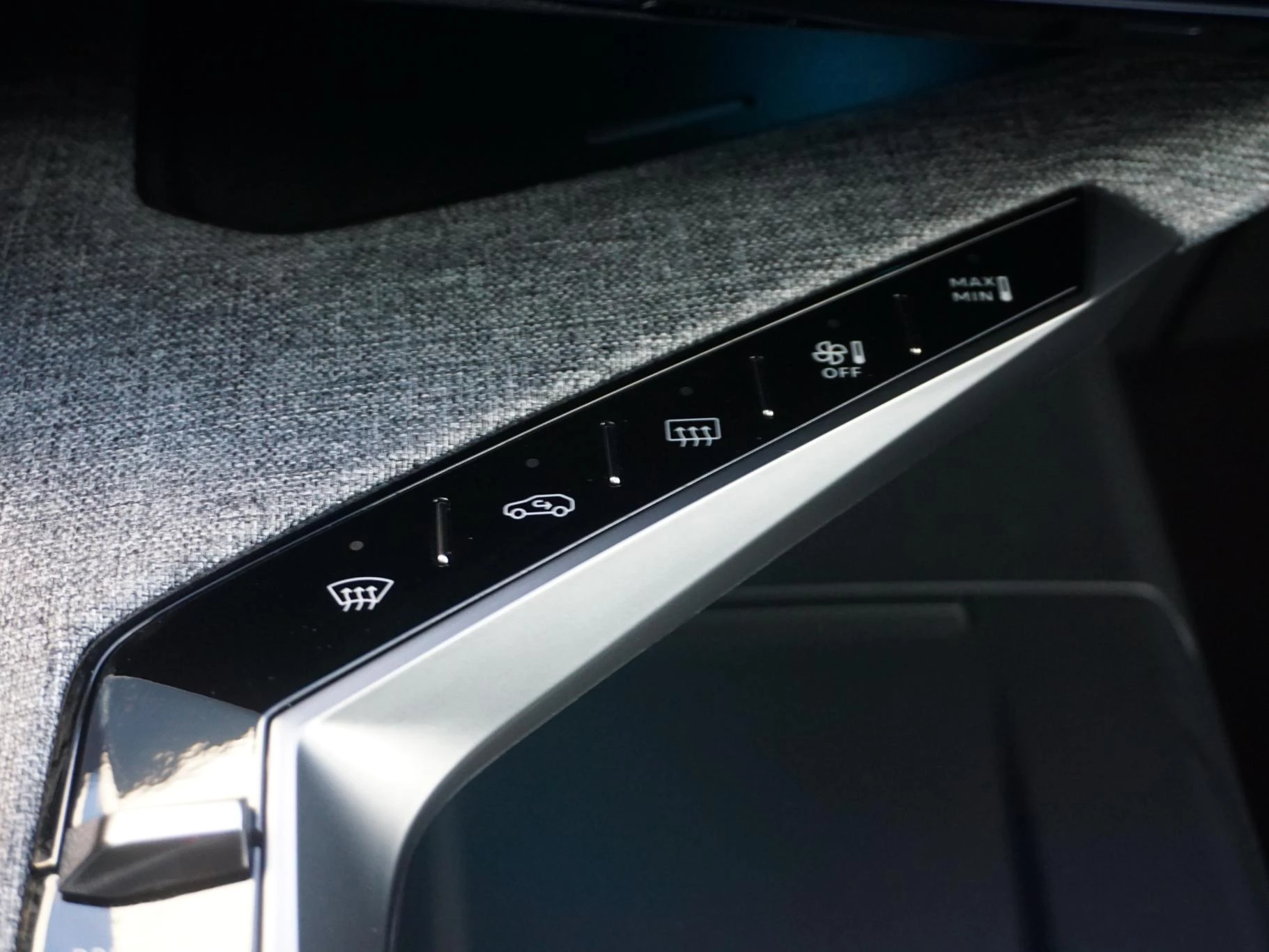 Hoofdafbeelding Peugeot e-5008