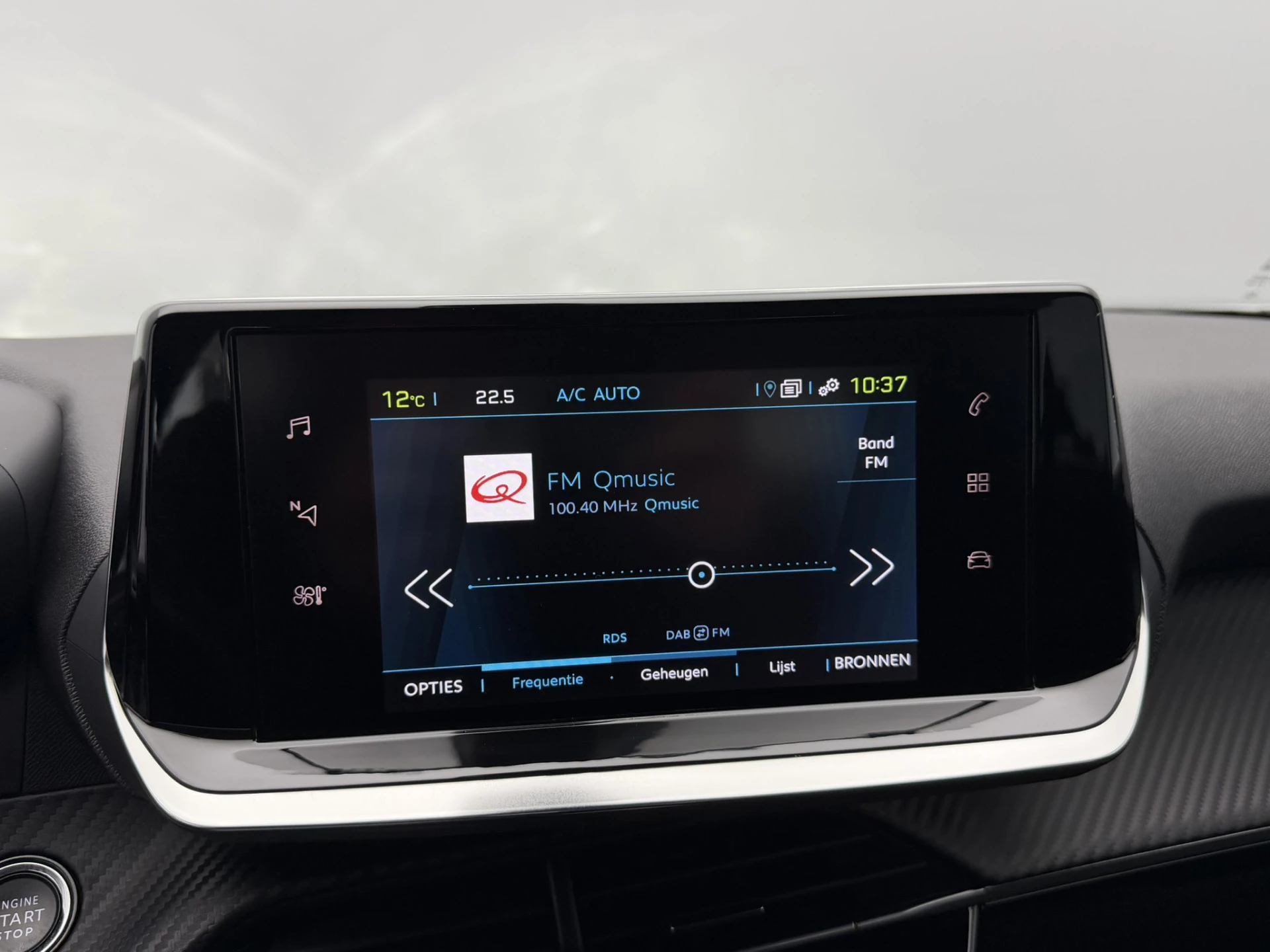 Hoofdafbeelding Peugeot e-2008