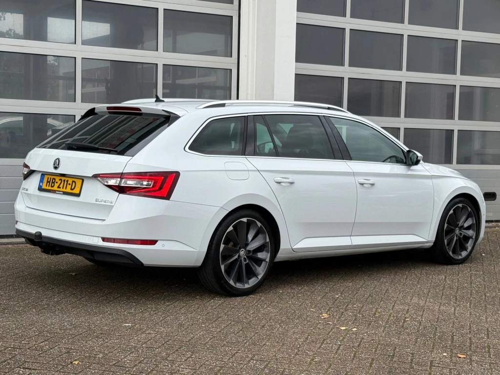 Hoofdafbeelding Škoda Superb