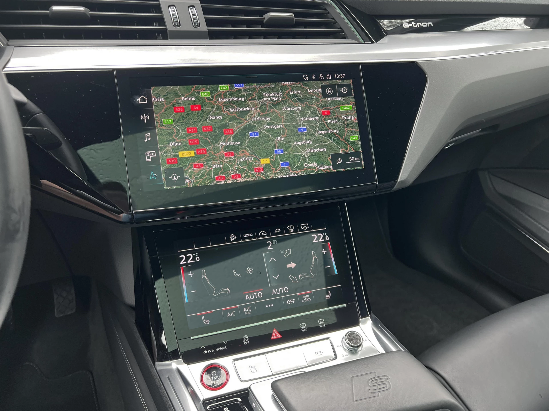 Hoofdafbeelding Audi e-tron