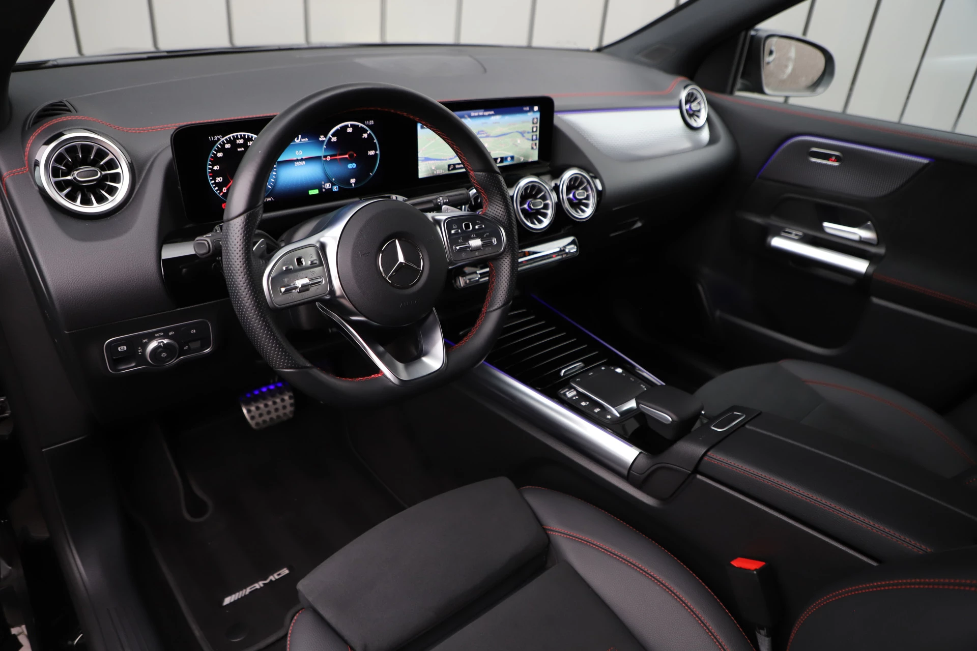 Hoofdafbeelding Mercedes-Benz EQA