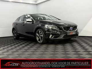 Hoofdafbeelding Volvo V40 Volvo V40 1.6 T2 R-Design Clima, Navi, Parkeersensoren, Cruise control, A start stop, Half leder, Lichtmetalen velgen