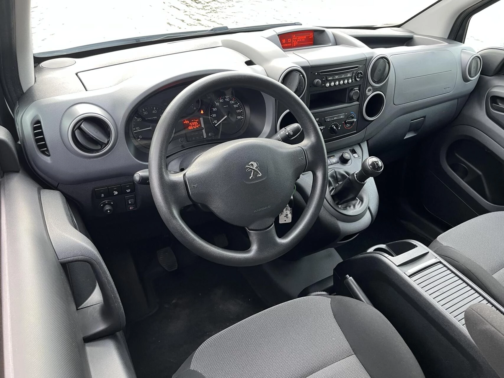 Hoofdafbeelding Peugeot Partner