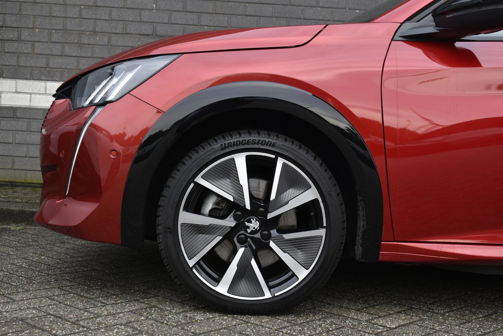 Hoofdafbeelding Peugeot e-208