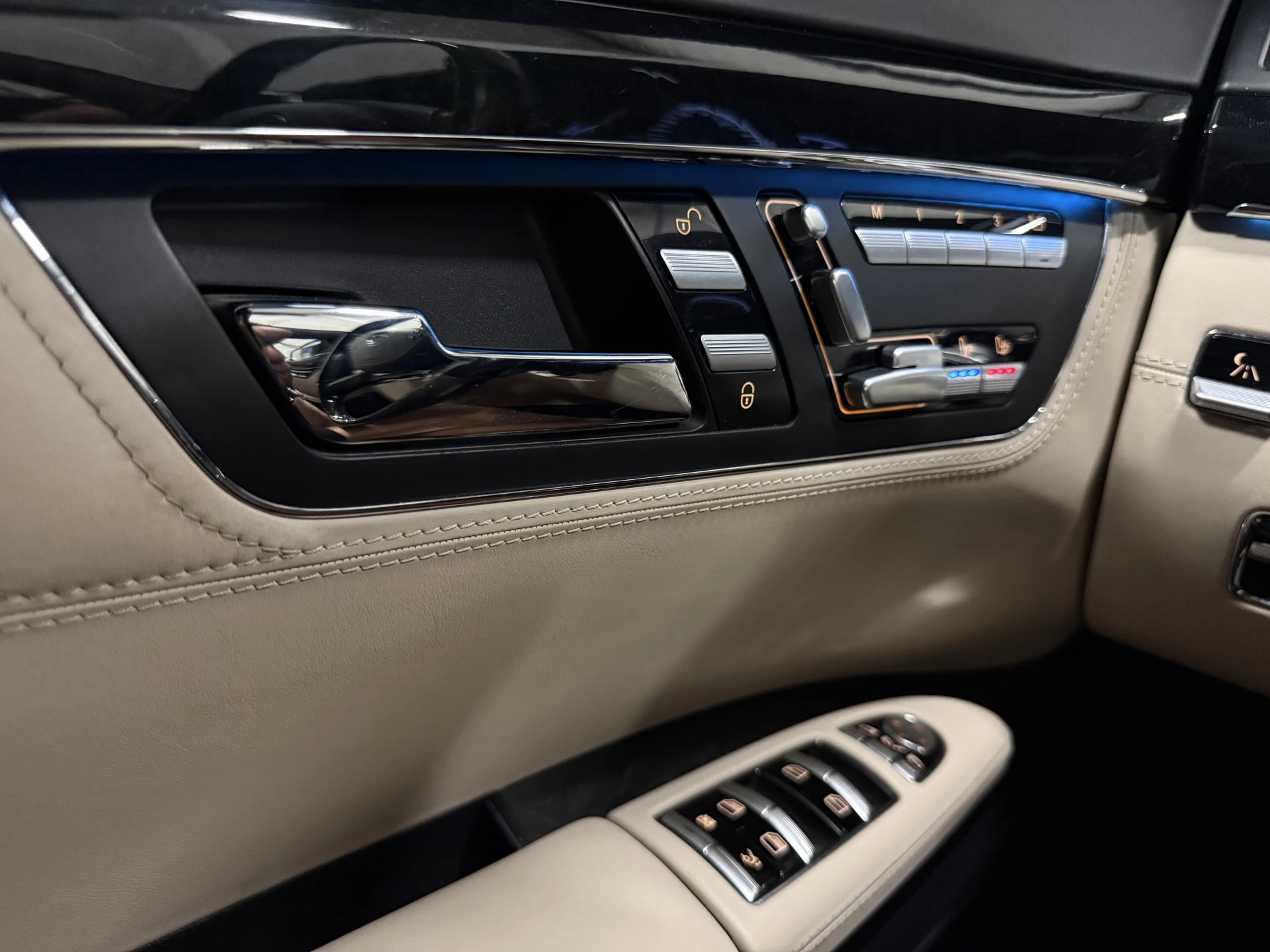Hoofdafbeelding Mercedes-Benz S-Klasse