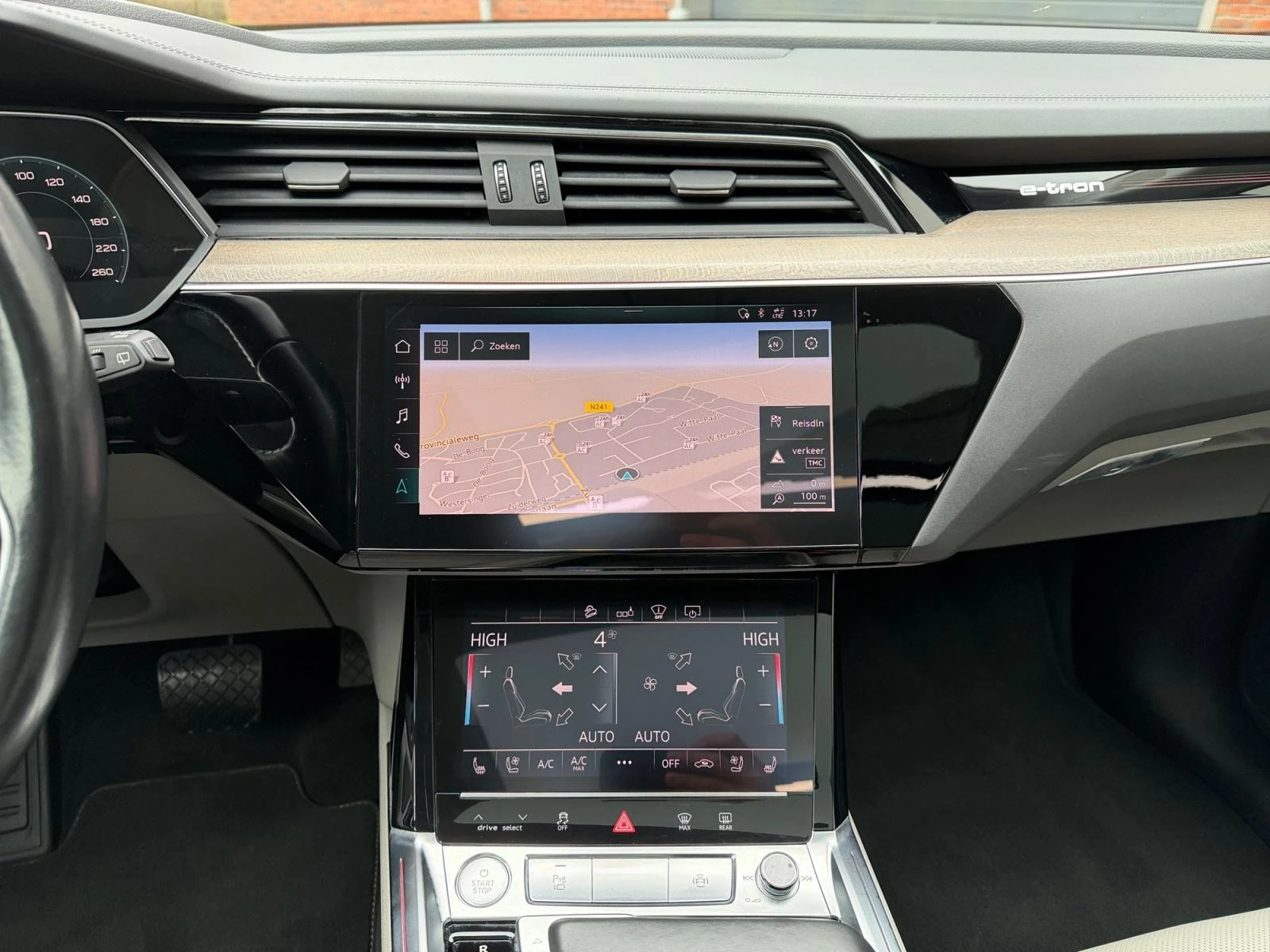 Hoofdafbeelding Audi e-tron