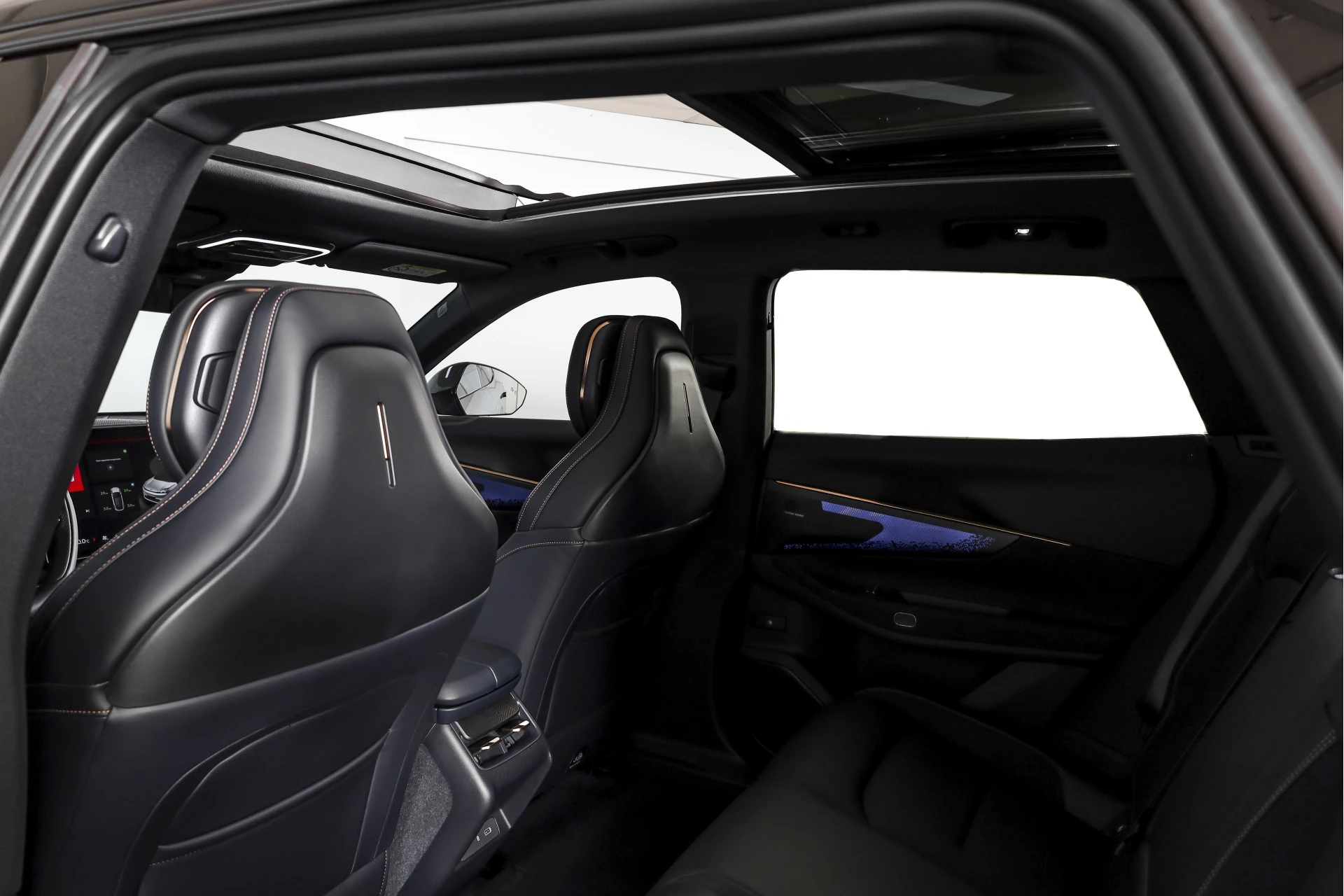 Hoofdafbeelding Lynk & Co 08