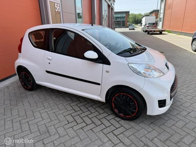 Hoofdafbeelding Peugeot 107