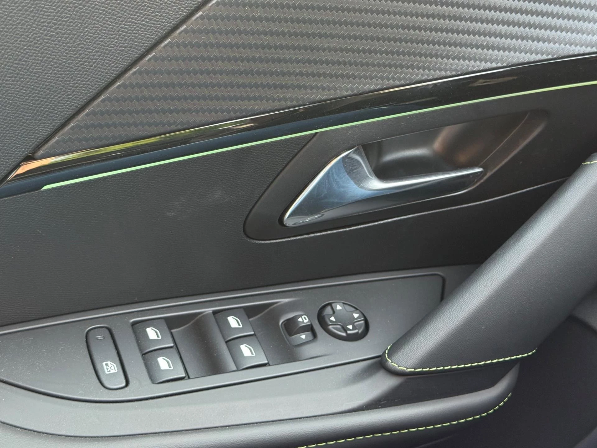 Hoofdafbeelding Peugeot e-208