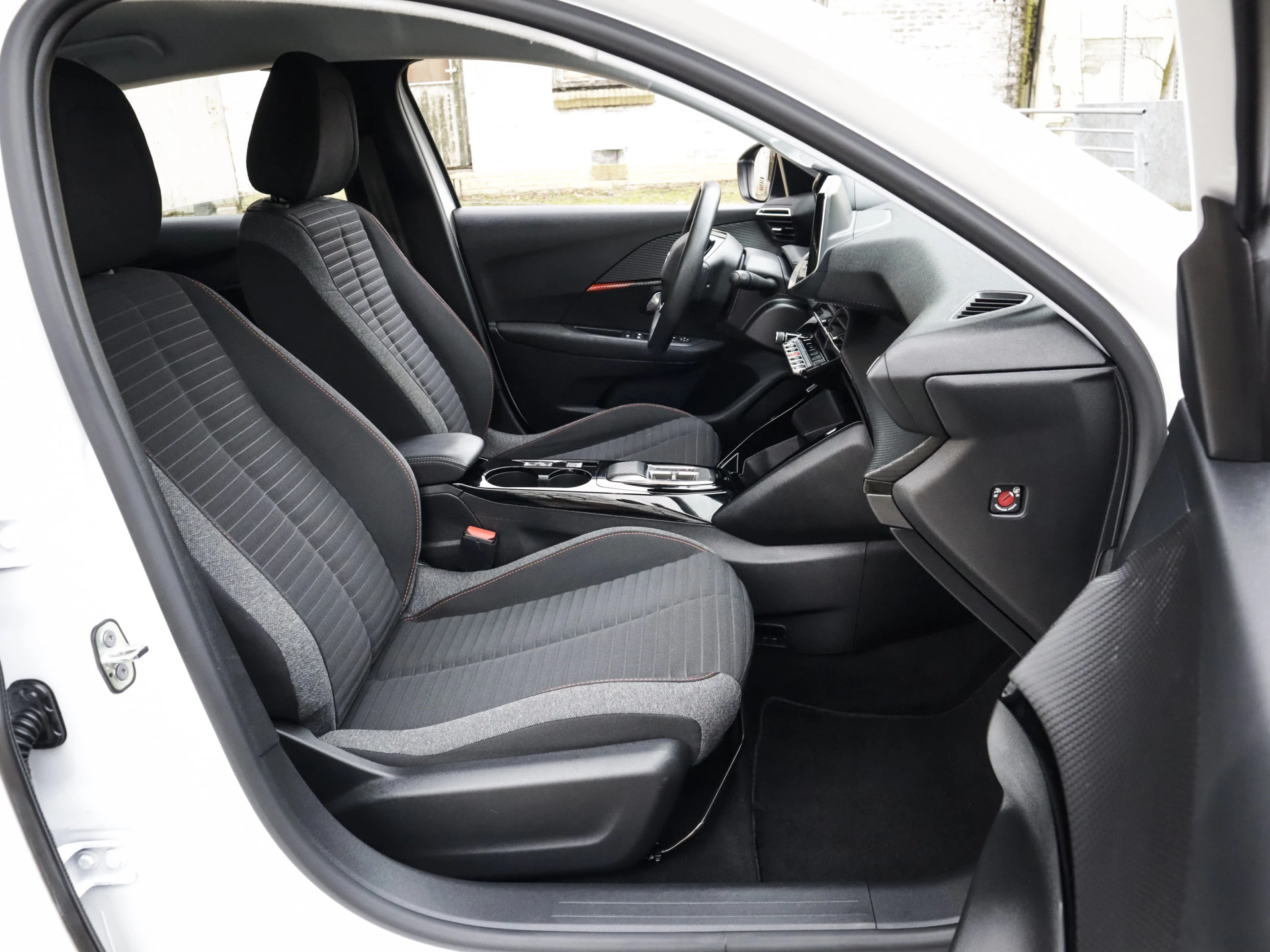 Hoofdafbeelding Peugeot e-208