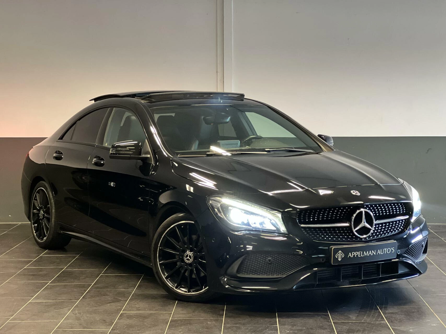 Hoofdafbeelding Mercedes-Benz CLA