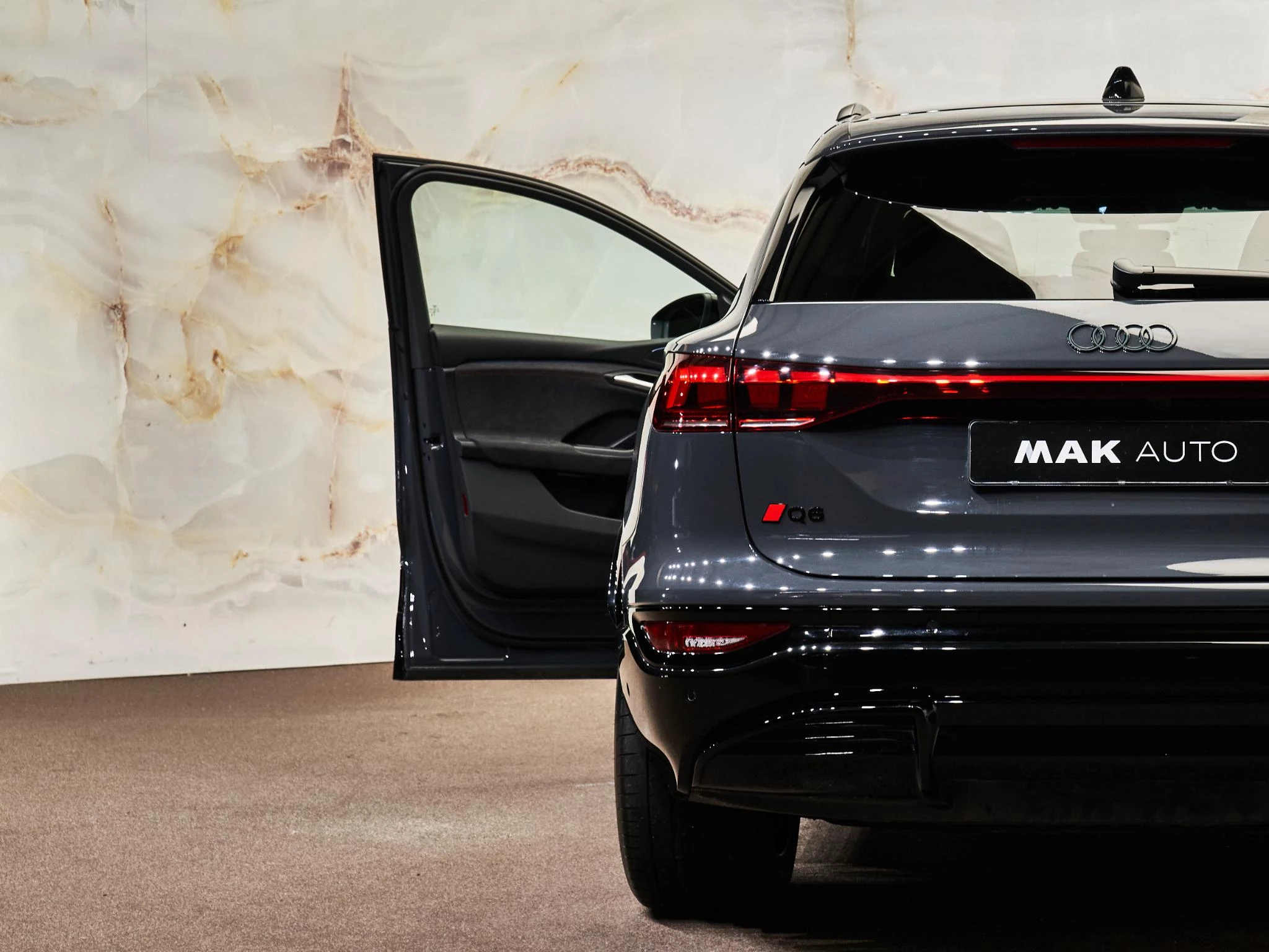 Hoofdafbeelding Audi Q6 e-tron