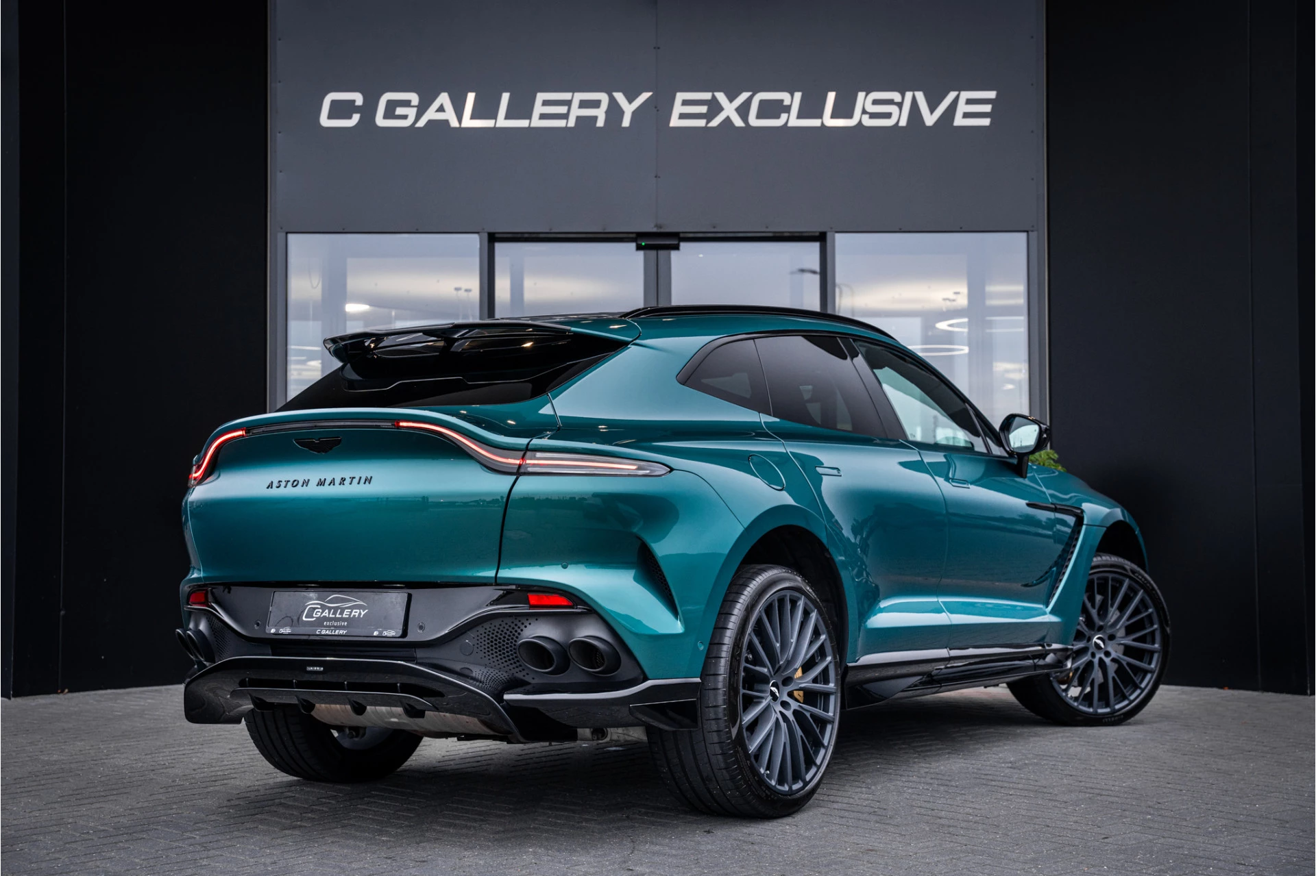 Hoofdafbeelding Aston Martin DBX