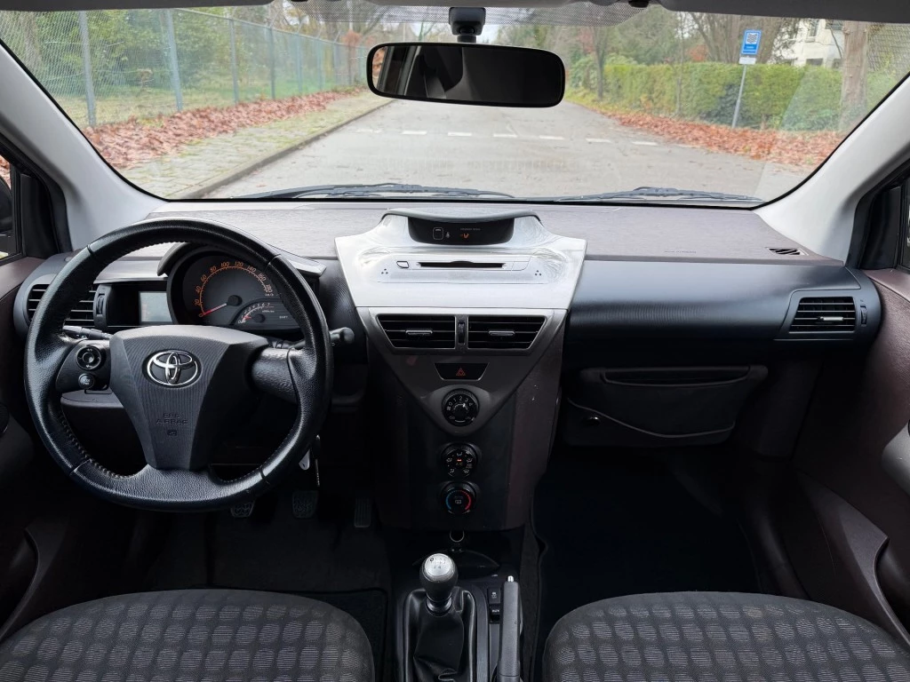 Hoofdafbeelding Toyota iQ