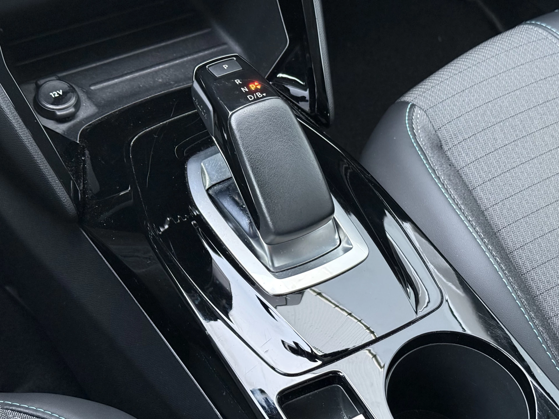 Hoofdafbeelding Peugeot e-208