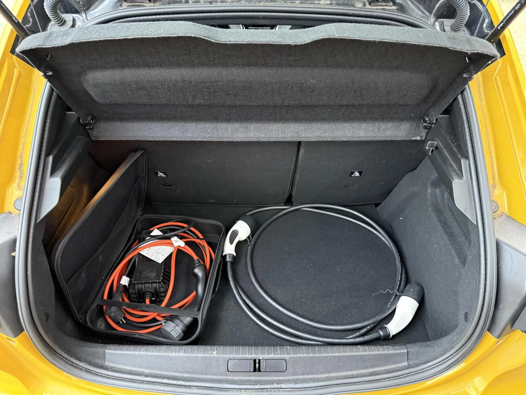 Hoofdafbeelding Peugeot e-208