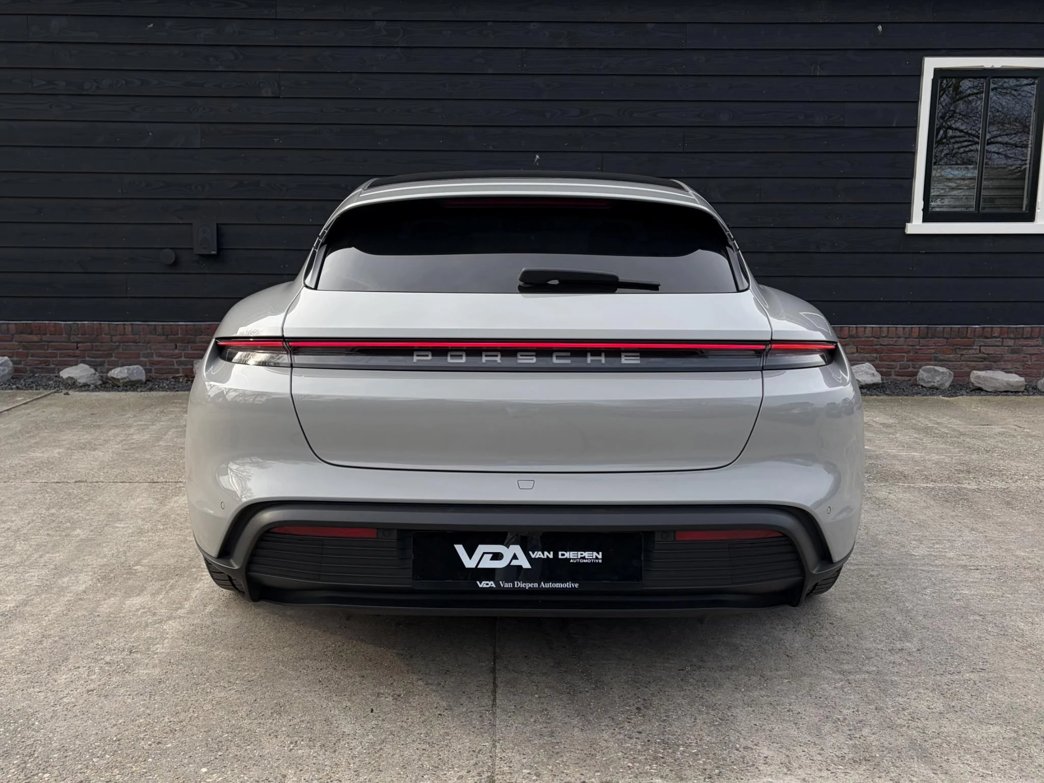 Hoofdafbeelding Porsche Taycan