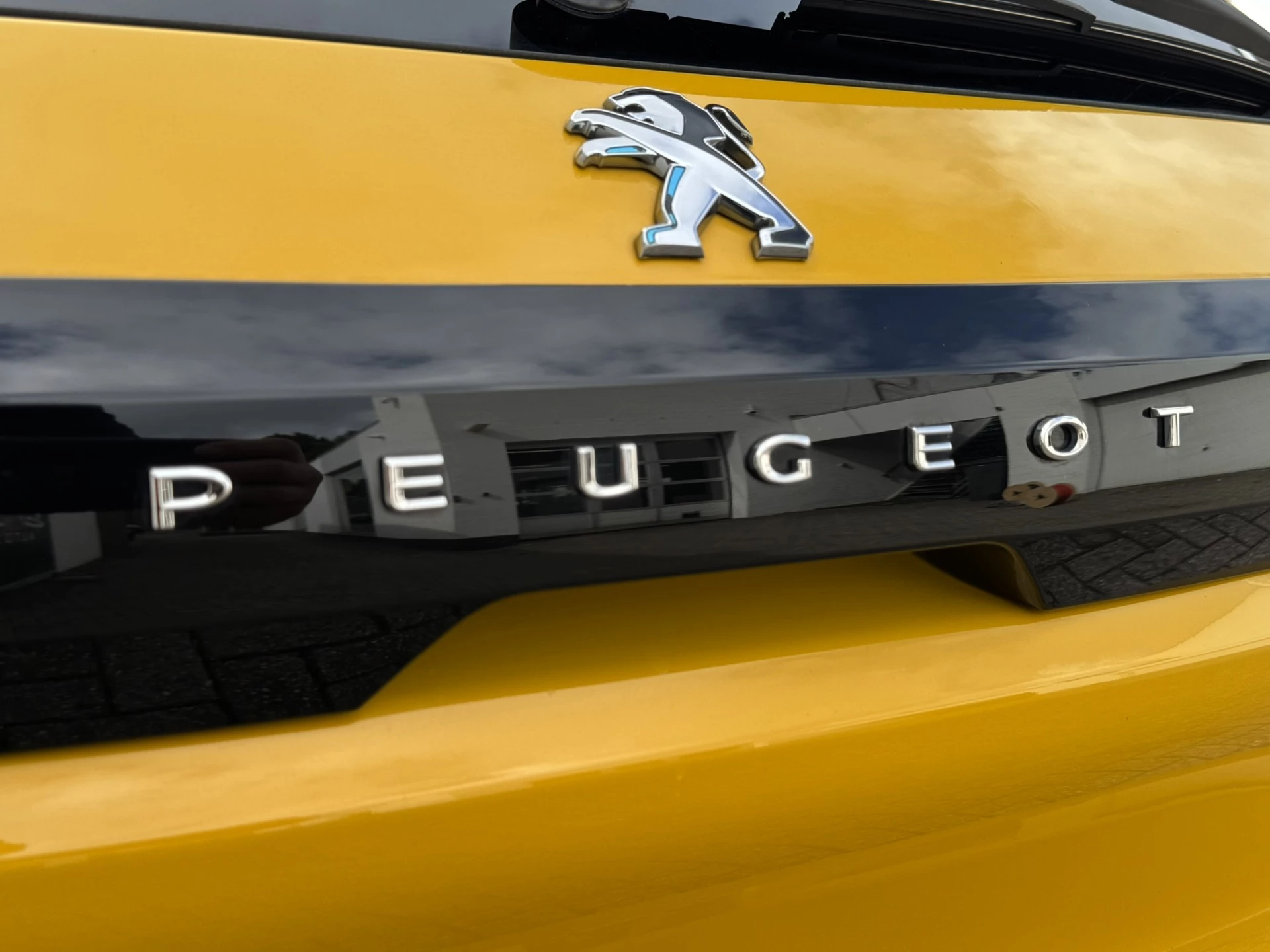 Hoofdafbeelding Peugeot e-208