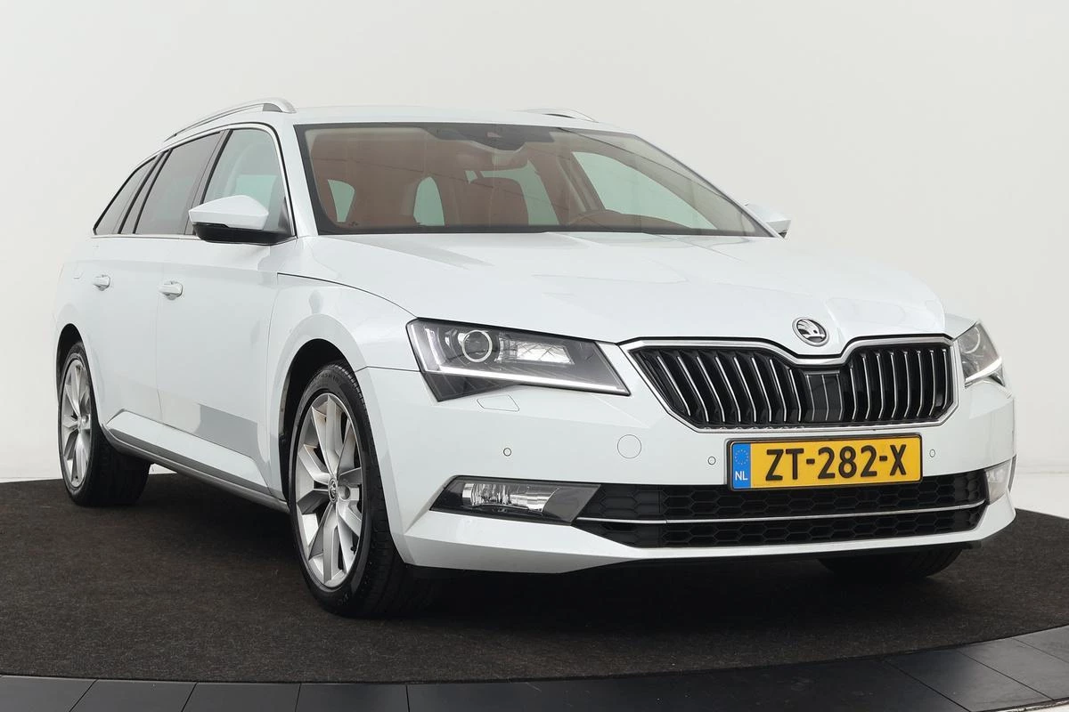 Hoofdafbeelding Škoda Superb