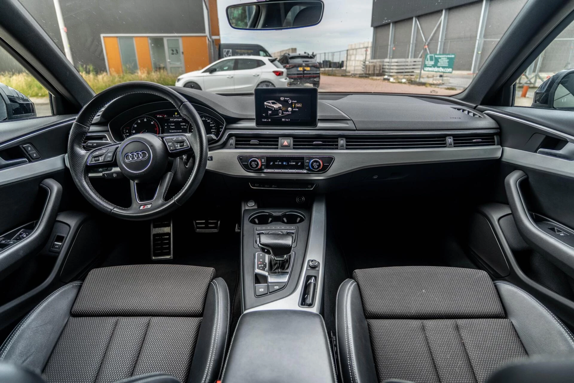 Hoofdafbeelding Audi A4