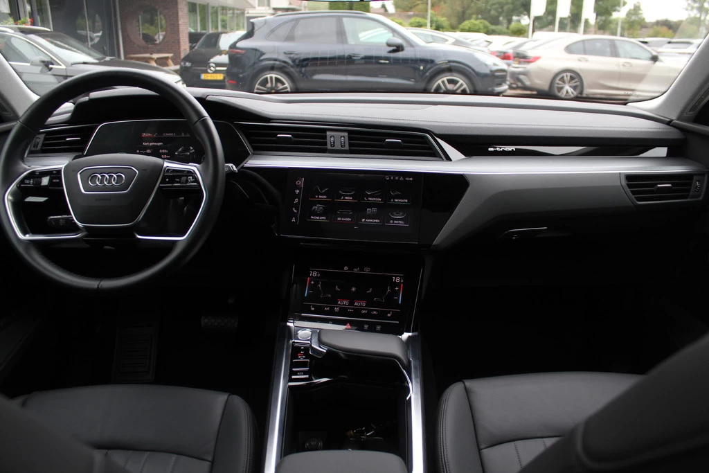 Hoofdafbeelding Audi e-tron