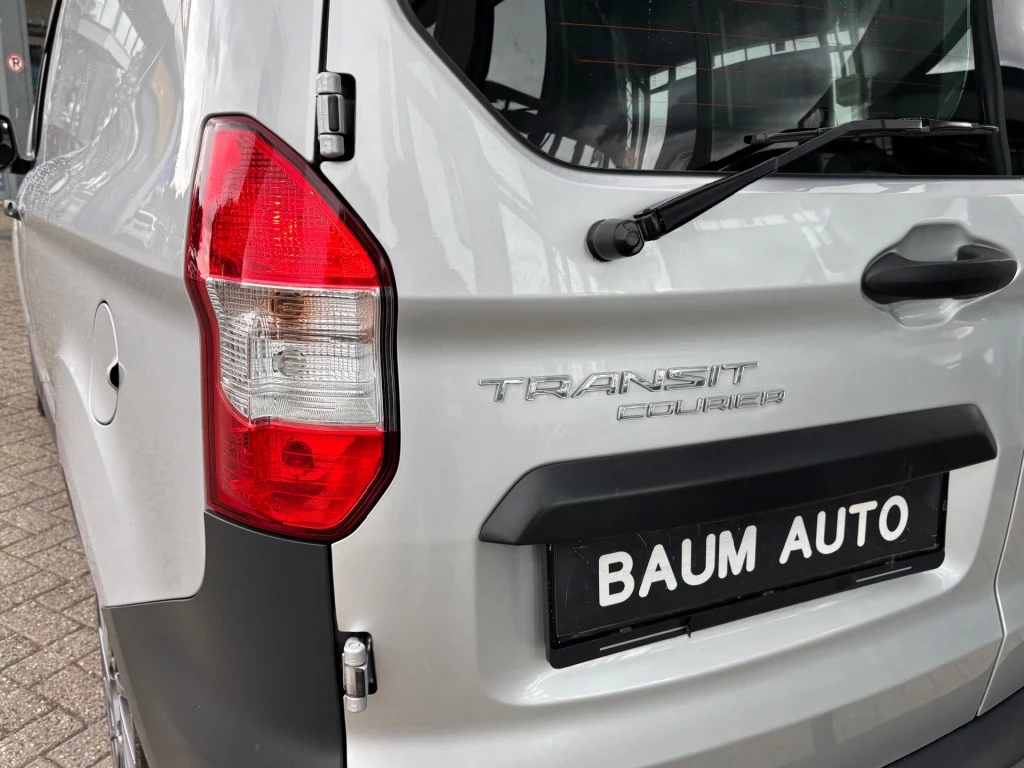 Hoofdafbeelding Ford Transit Courier
