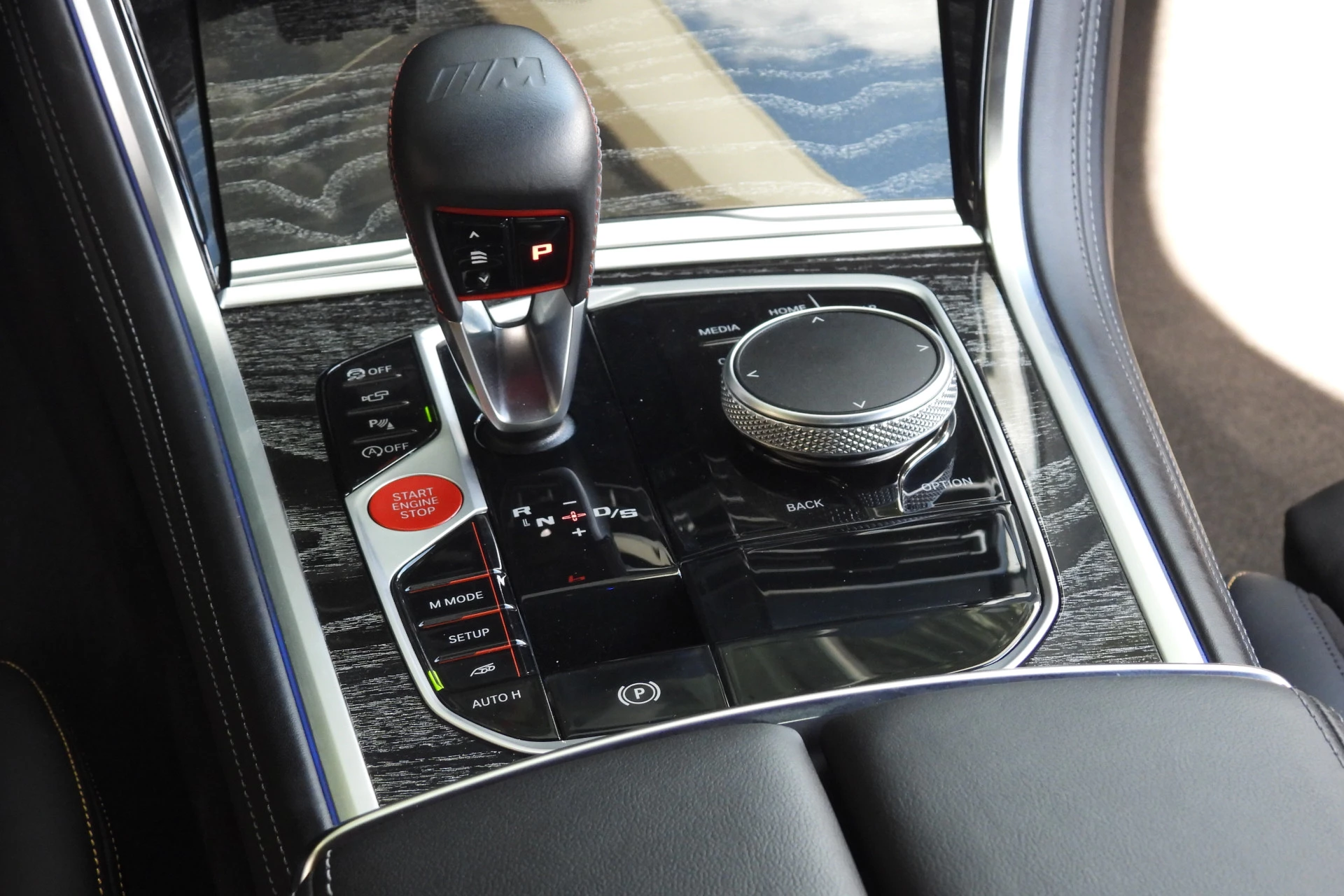 Hoofdafbeelding BMW M8