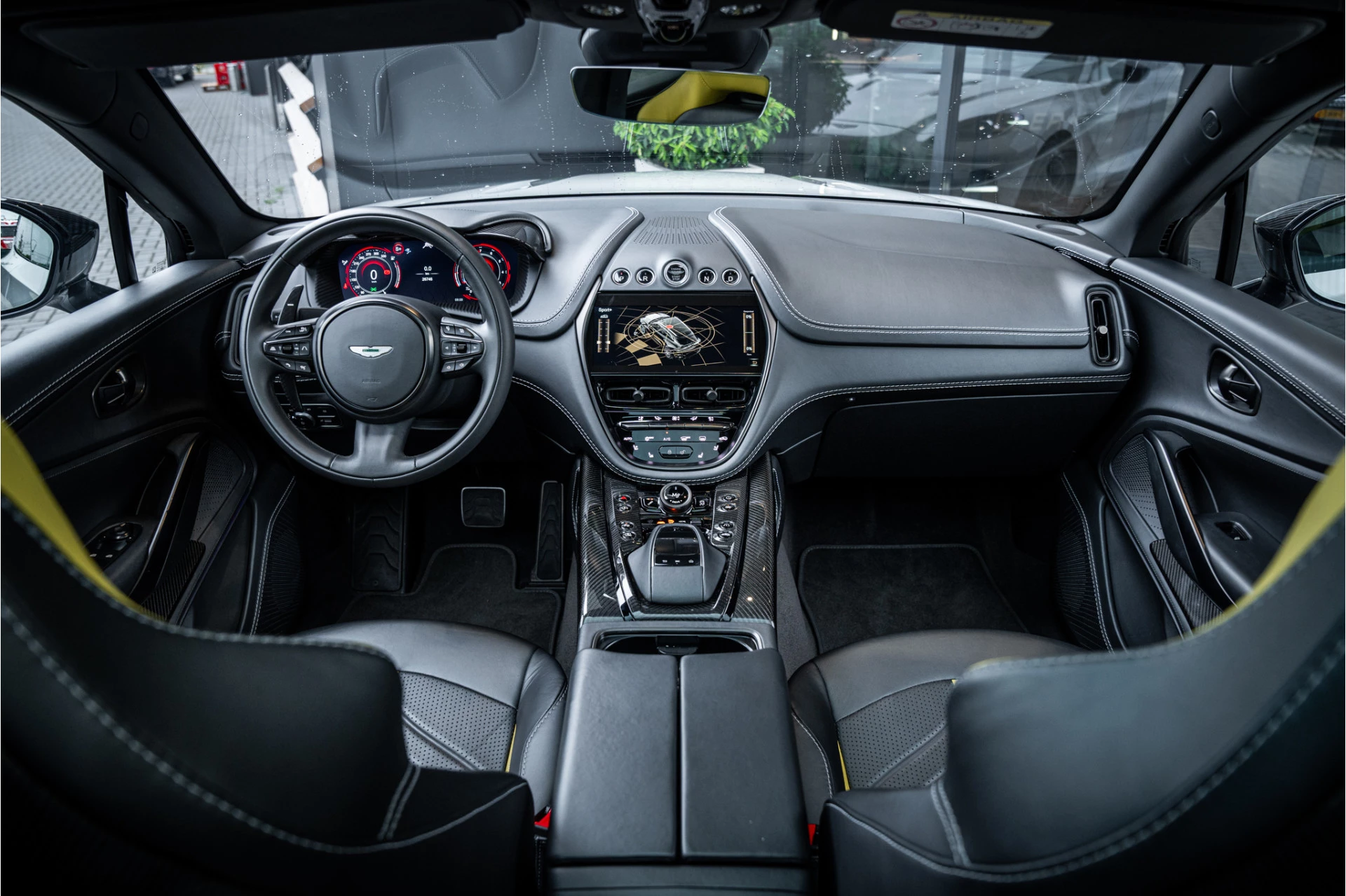 Hoofdafbeelding Aston Martin DBX