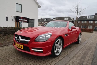 Hoofdafbeelding Mercedes-Benz SLK Mercedes SLK-klasse 350 Aut F-1 AMG PANORAMADAK|MEMORY|HARMAN-KARDON|RODE-GORDELS|XENON-LED|AIRSCARF|GOED ONDERHOUDEN
