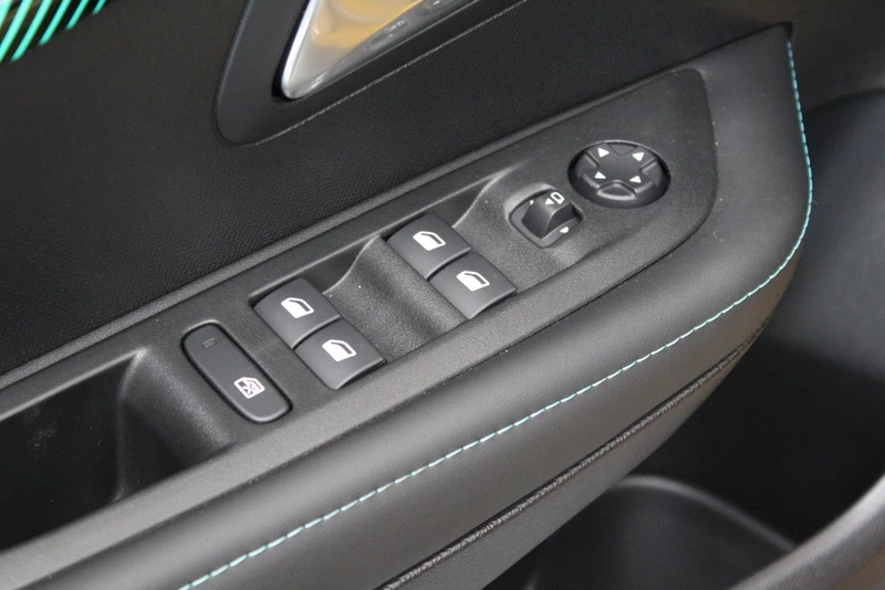 Hoofdafbeelding Peugeot e-208