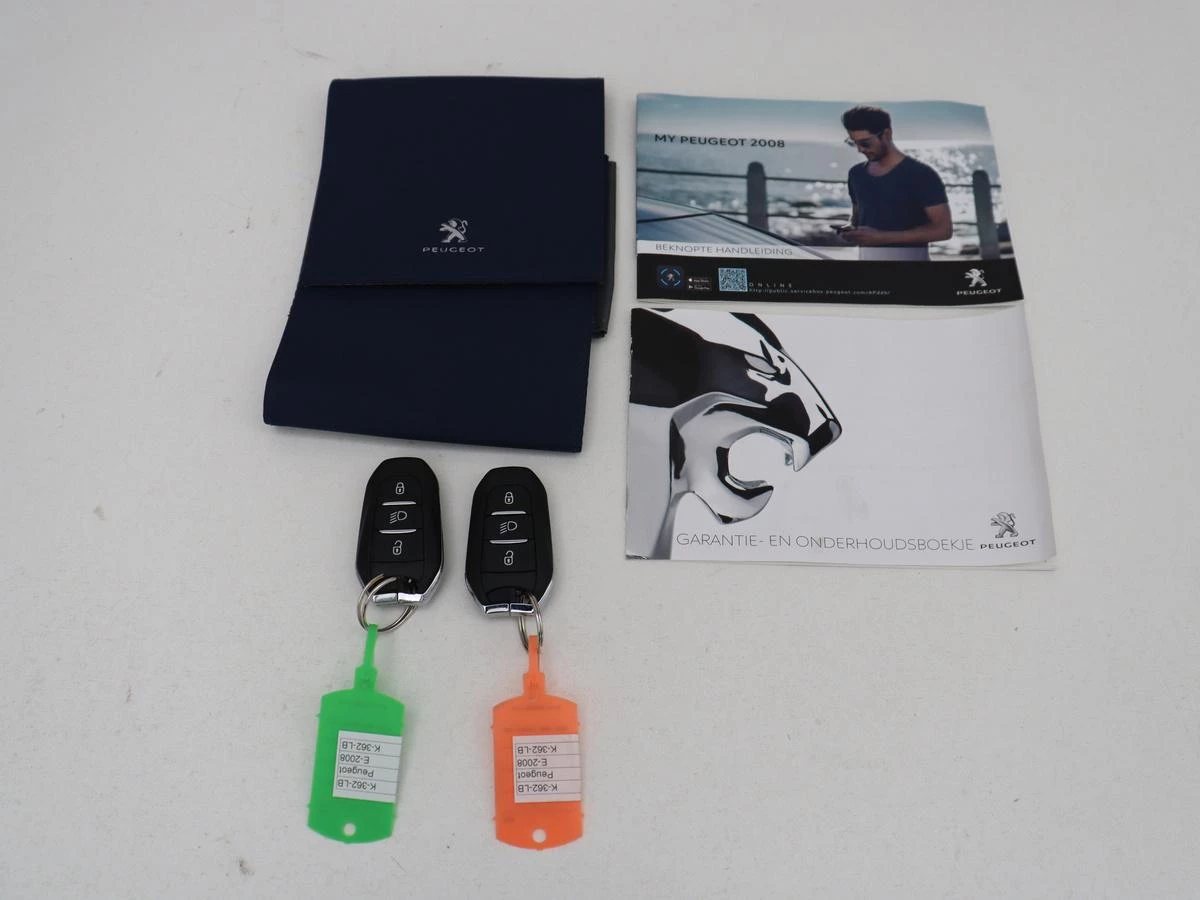 Hoofdafbeelding Peugeot e-2008