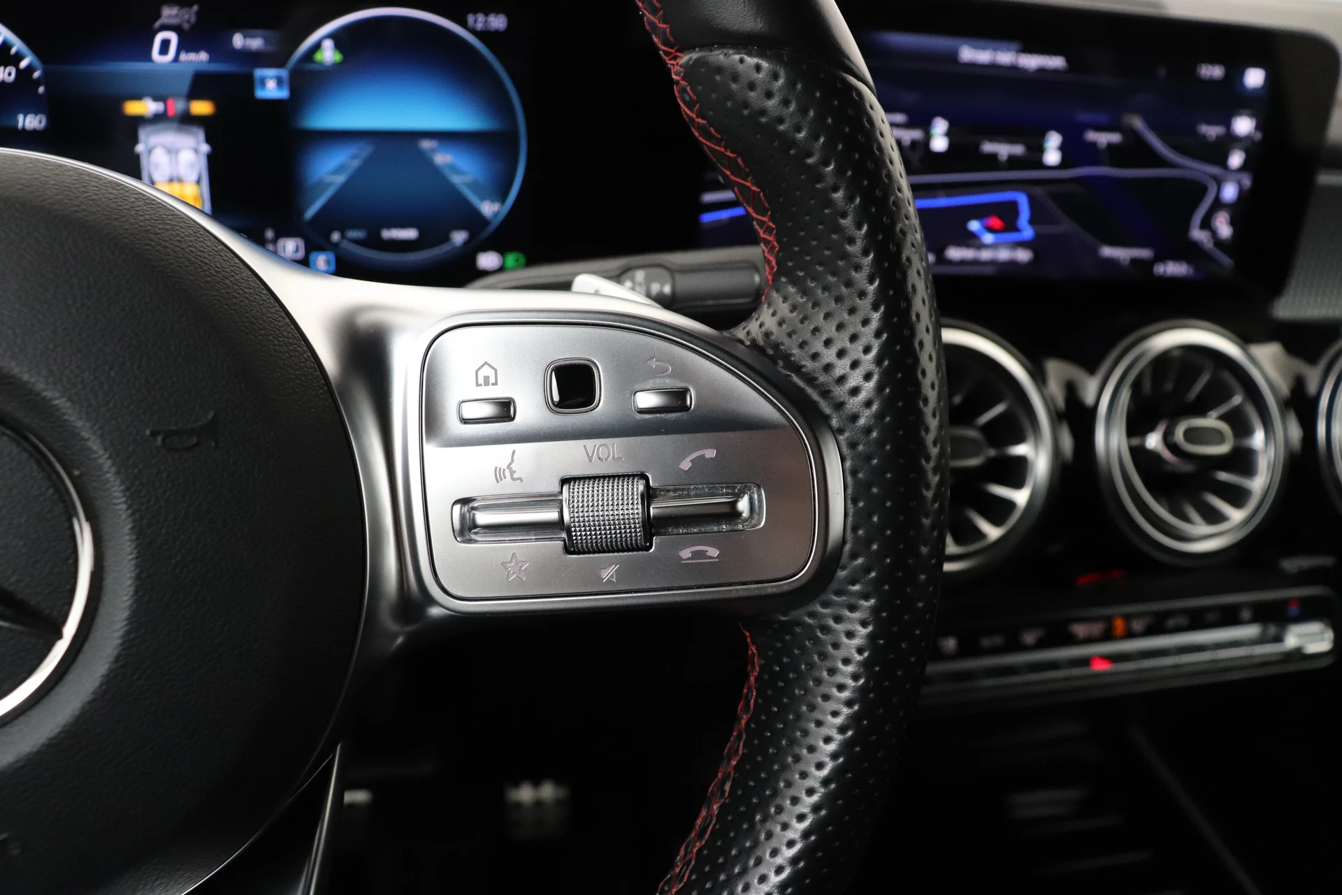 Hoofdafbeelding Mercedes-Benz EQB