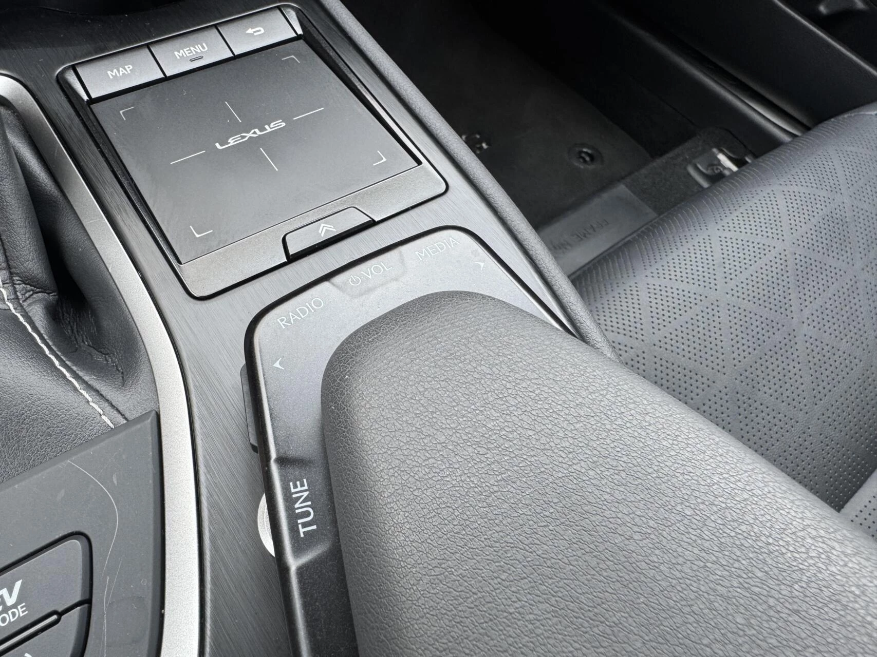 Hoofdafbeelding Lexus UX