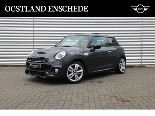 MINI Cooper S Hatchback JCW Automaat / Panoramadak / Achteruitrijcamera / Stoelverwarming / LED / Park Assistant / Harman Kardon / Cruise Control