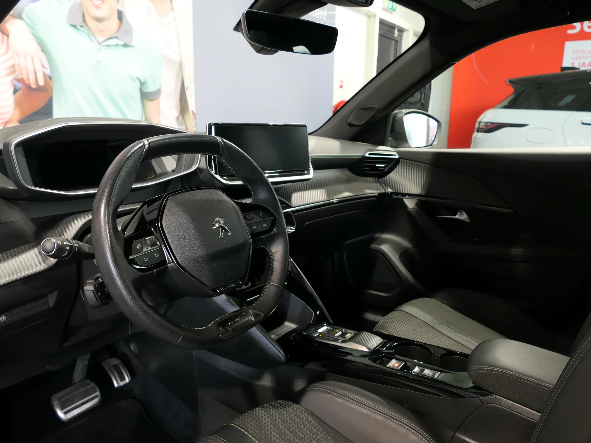 Hoofdafbeelding Peugeot e-2008