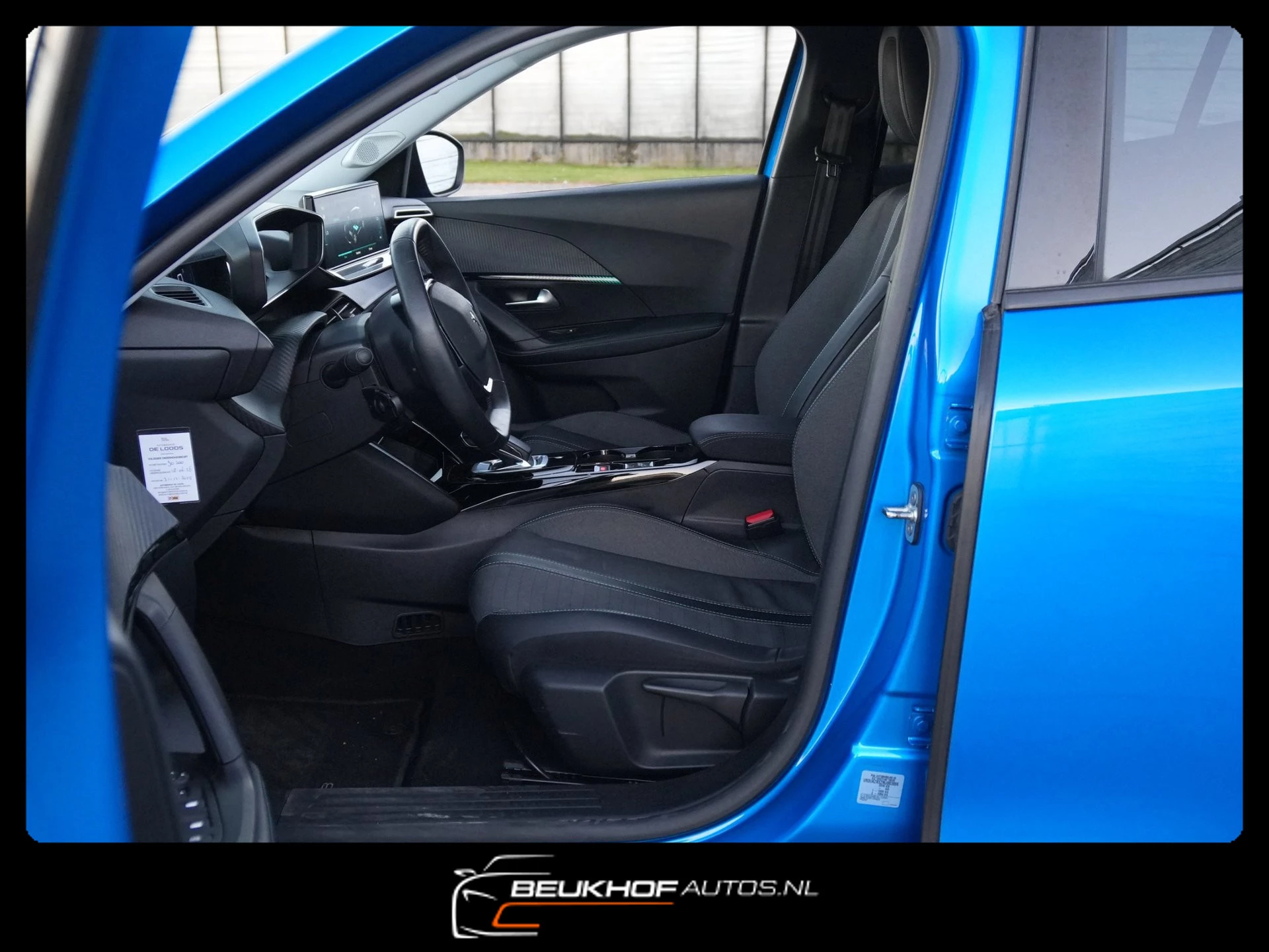 Hoofdafbeelding Peugeot e-2008