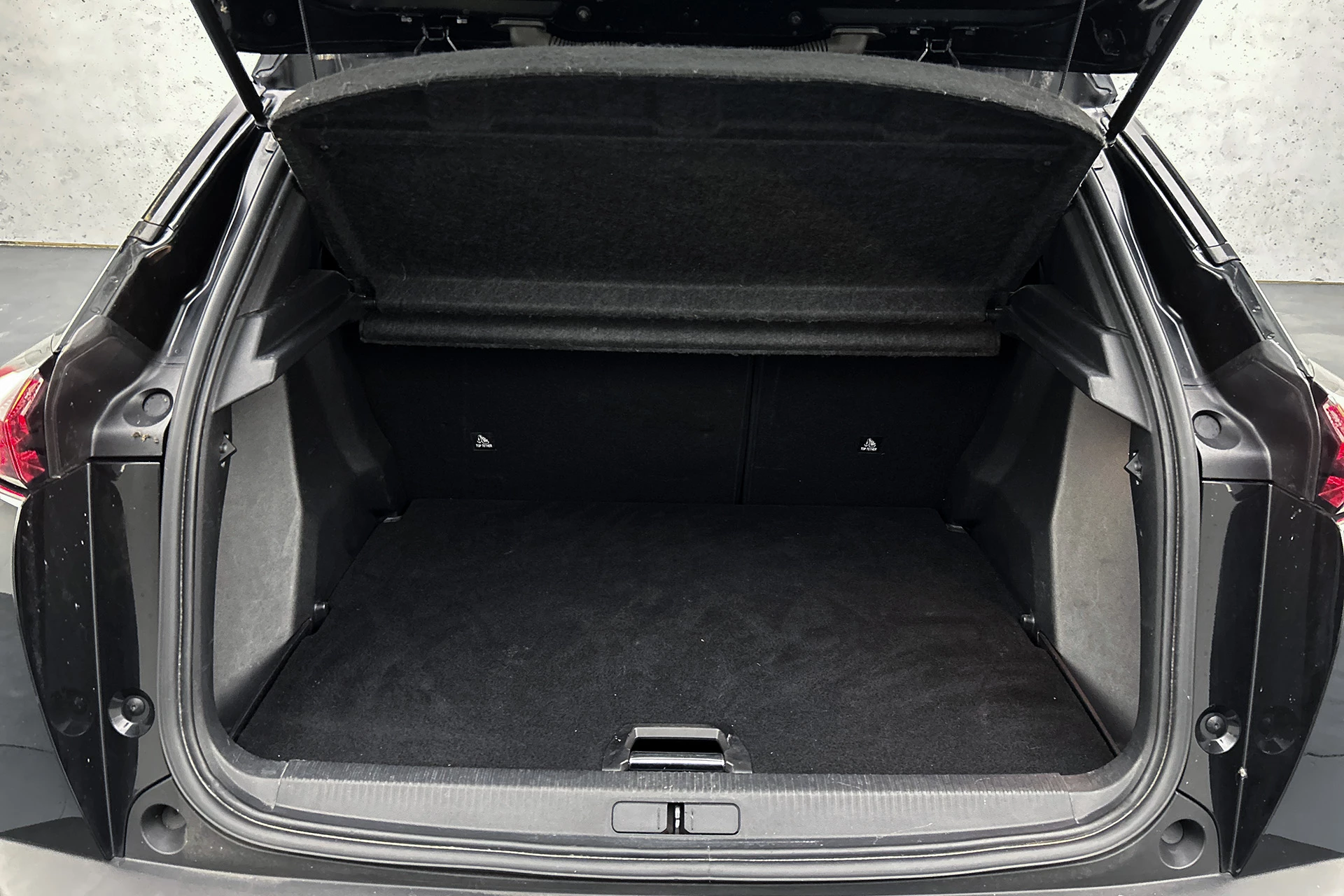 Hoofdafbeelding Peugeot e-2008