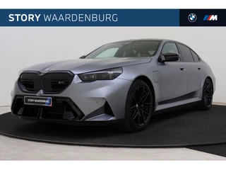 Hoofdafbeelding BMW M5 BMW M5 5 Serie Automaat / Trekhaak / Carbon-keramische remmen / Carbon Pack / Comfort Access / Bowers & Wilkin / Parking Assistant Professional / Adaptieve LED