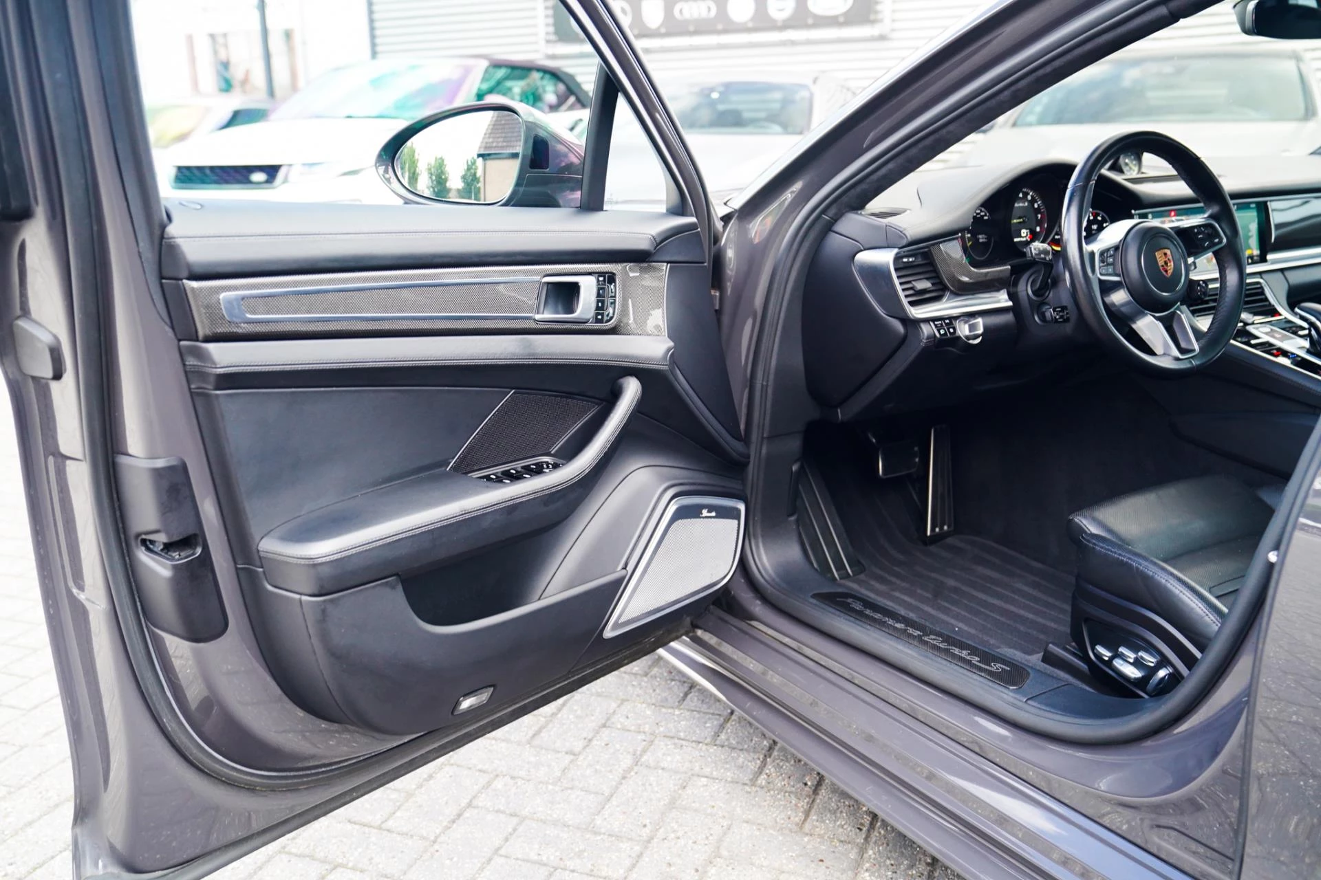 Hoofdafbeelding Porsche Panamera