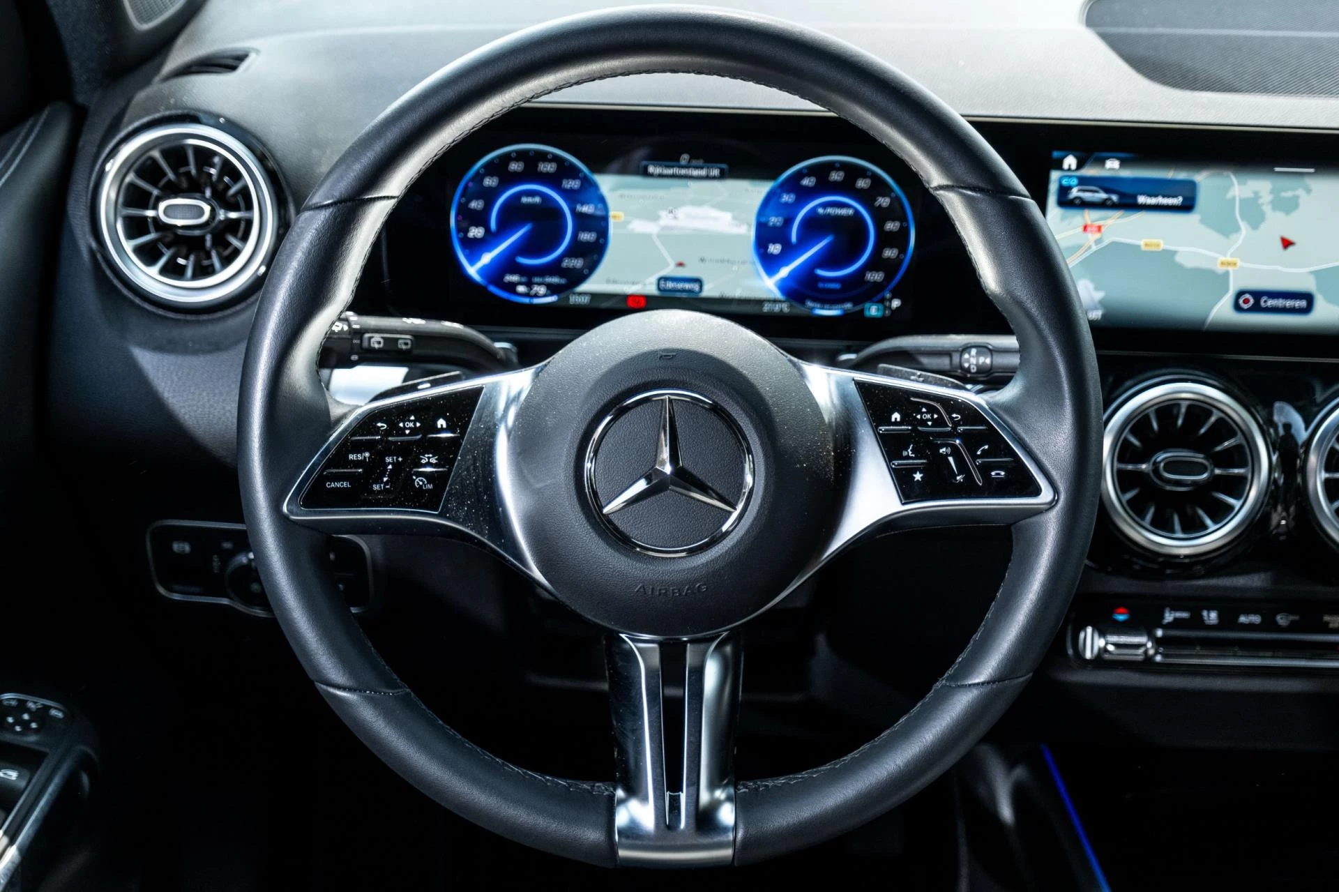 Hoofdafbeelding Mercedes-Benz EQB