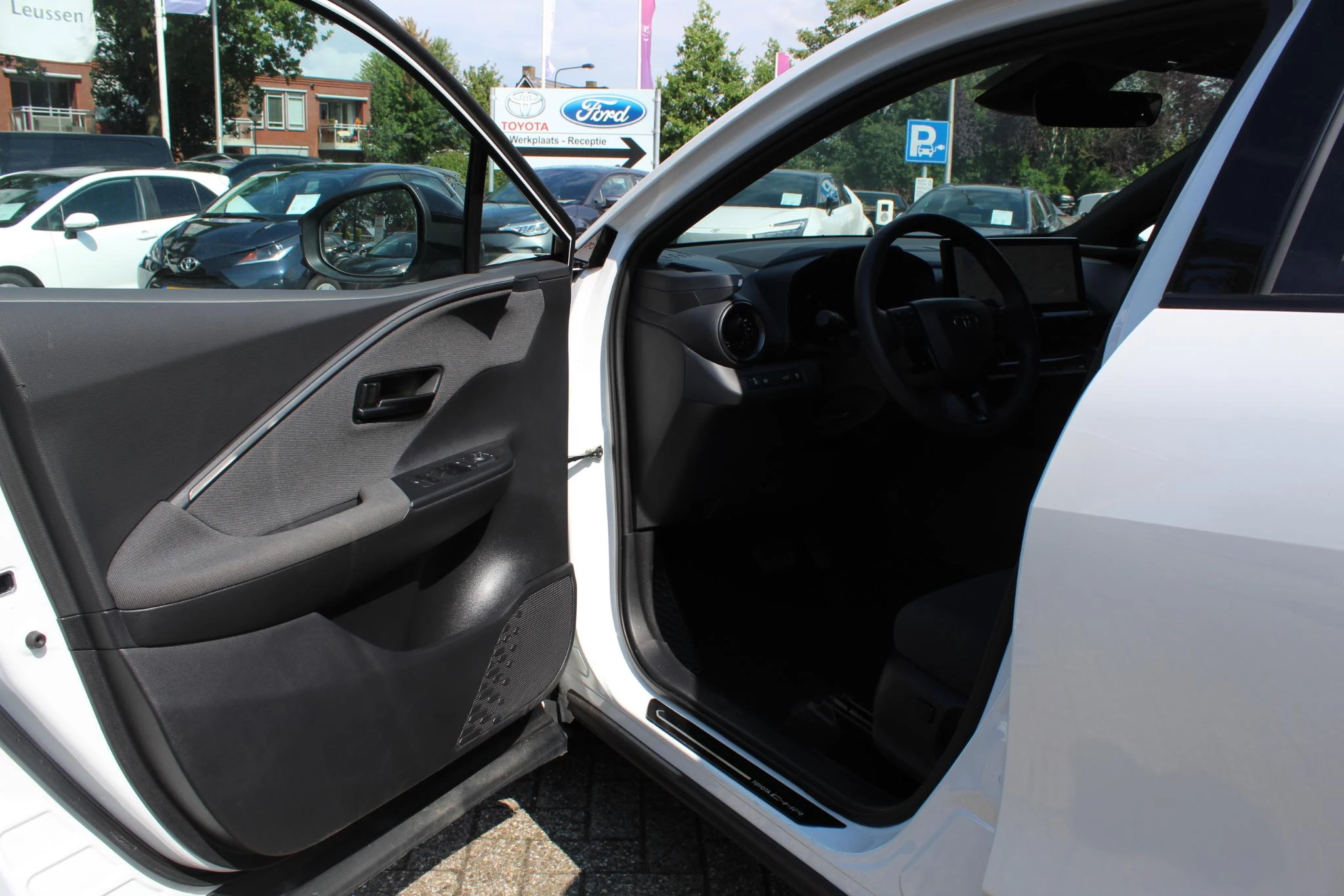 Hoofdafbeelding Toyota C-HR