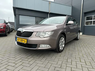Škoda Superb Combi 1.4 TSI Ambition Business met navigatie, cruise control, airco, trekhaak
