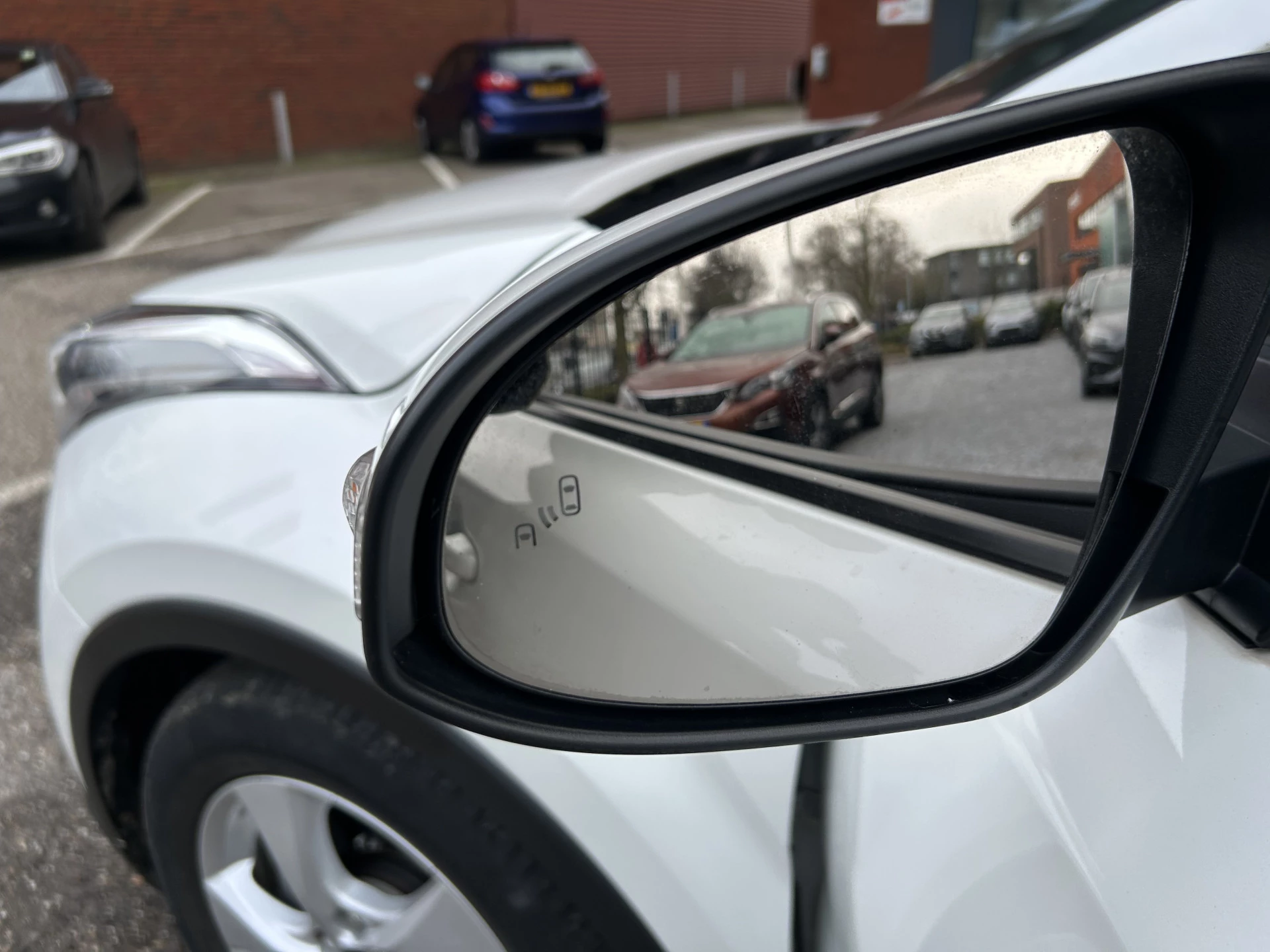 Hoofdafbeelding Toyota C-HR