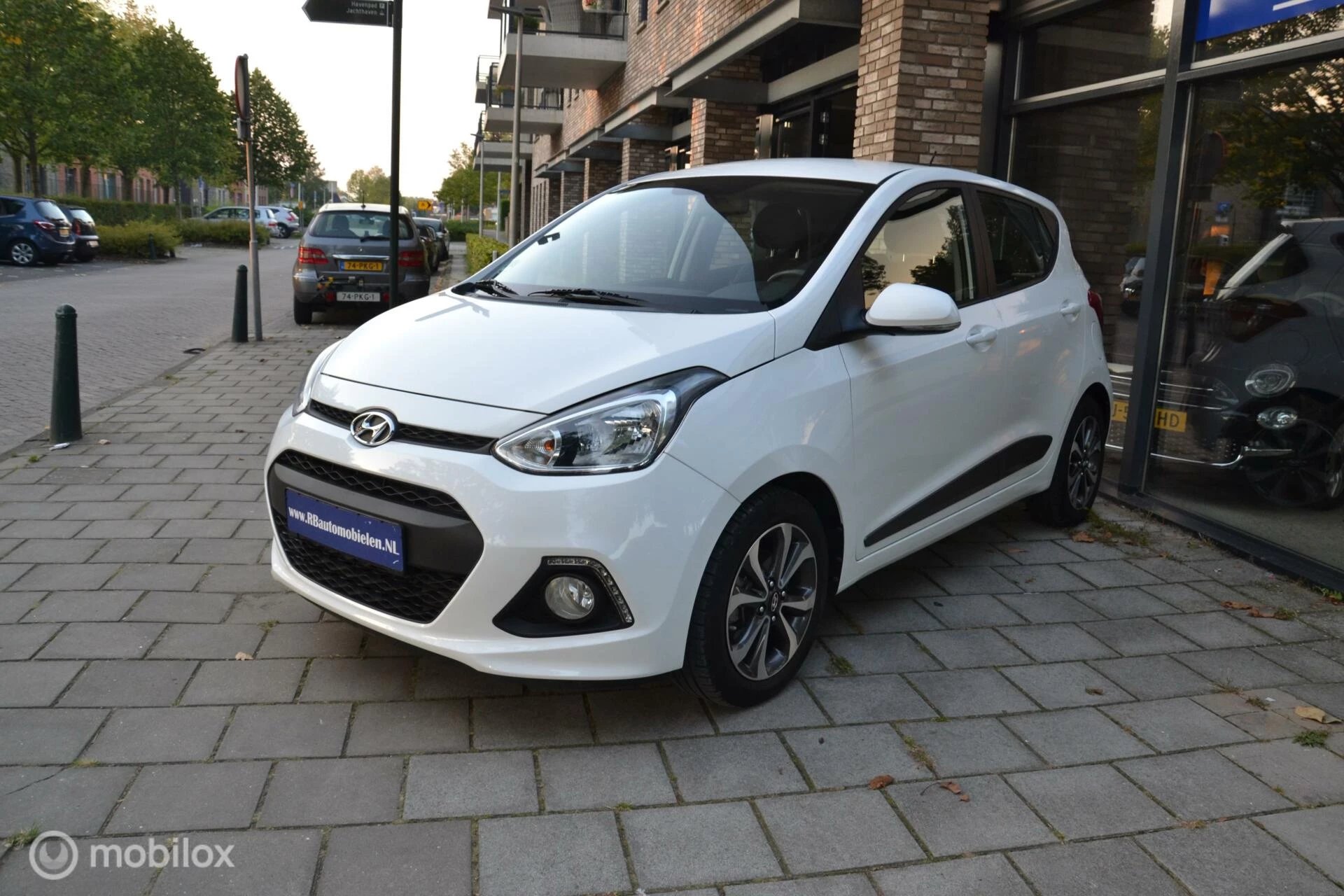 Hoofdafbeelding Hyundai i10