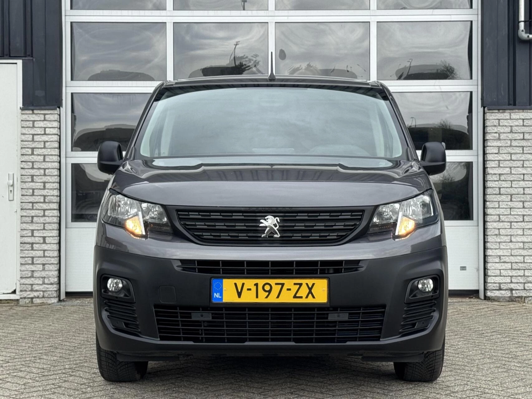 Hoofdafbeelding Peugeot Partner